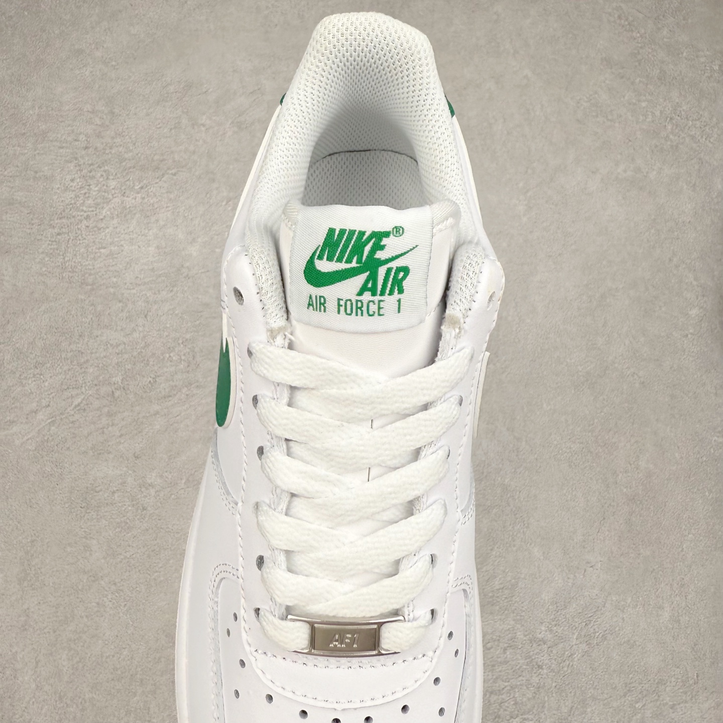 图片[5]-NK Air Force 1´07 Low 空军一号低帮百搭休闲运动板鞋 FJ1988-083 柔软、弹性十足的缓震性能和出色的中底设计 横跨复古与现代的外型结合 造就出风靡全球 三十多年的Force 1 直到今天还深受青睐 实拍调校N版已经零色差零失真 百分百还原实物色彩所见即所得 不存在货不对板色差等低级问题 选购参考实物拍摄 不混卖不参货 只用心做好货严格选品 承诺混一赔十 尺码：36 36.5 37.5 38 38.5 39 40 40.5 41 42 42.5 43 44 44.5 45-选品中心