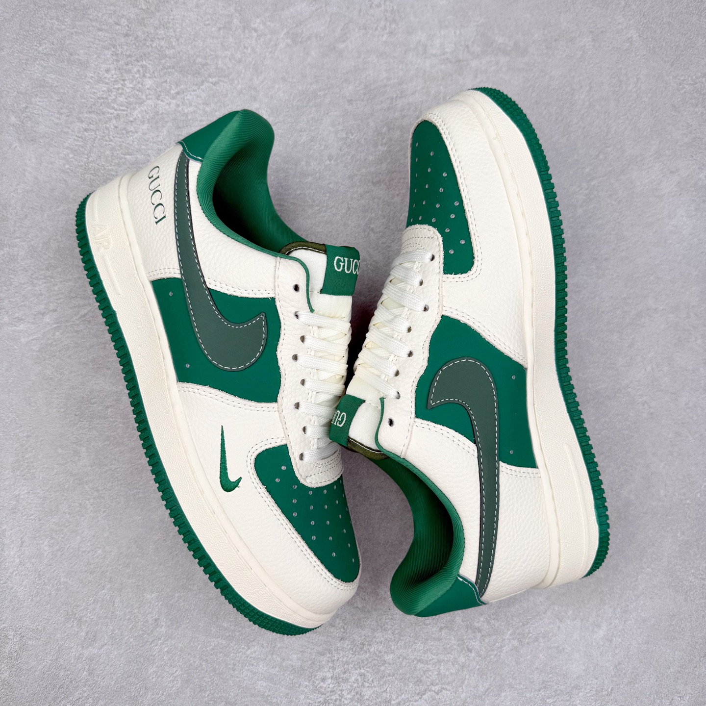 图片[3]-NK Air Force 1´07 Low 空军一号低帮百搭休闲运动板鞋 KK1988-083 柔软、弹性十足的缓震性能和出色的中底设计 横跨复古与现代的外型结合 造就出风靡全球 三十多年的Force 1 直到今天还深受青睐 实拍调校N版已经零色差零失真 百分百还原实物色彩所见即所得 不存在货不对板色差等低级问题 选购参考实物拍摄 不混卖不参货 只用心做好货严格选品 承诺混一赔十 尺码：36 36.5 37.5 38 38.5 39 40 40.5 41 42 42.5 43 44 44.5 45-选品中心