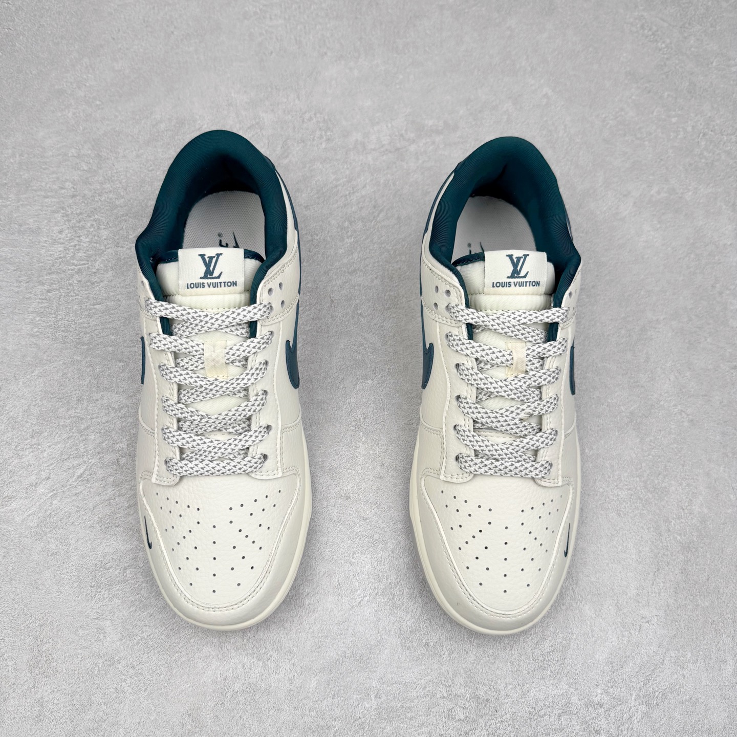 图片[2]-＃纯原福利 NK Dunk Low 定制配色 大厂出品 极力推荐 原装头层材料 独家版型蒸餾加工帶來的是更好的视觉和脚感体验大厂纯原品质出货 清洁度 电绣工艺 皮料切割干净无任何毛边 细节完美 尺码：36 36.5 37.5 38 38.5 39 40 40.5 41 42 42.5 43 44 44.5 45-选品中心