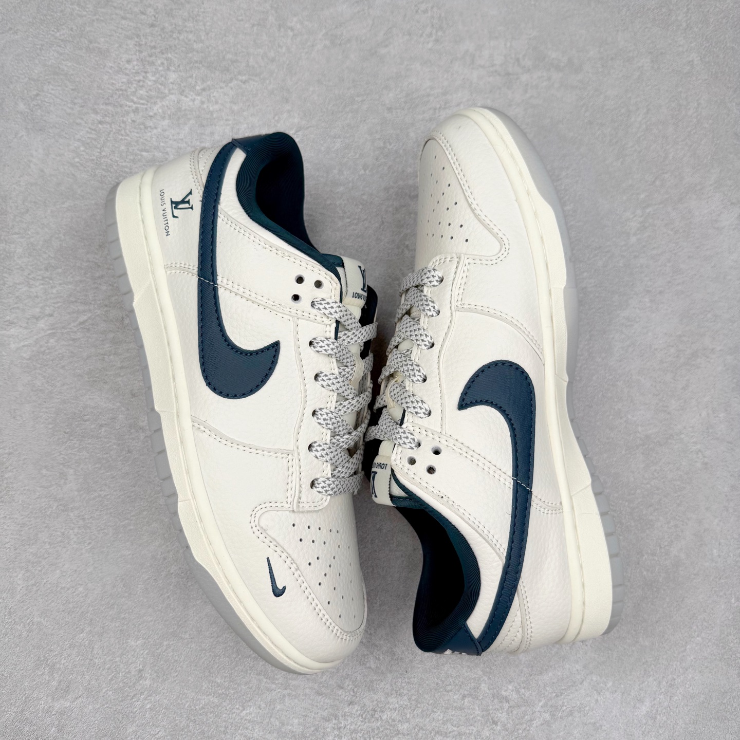 图片[3]-＃纯原福利 NK Dunk Low 定制配色 大厂出品 极力推荐 原装头层材料 独家版型蒸餾加工帶來的是更好的视觉和脚感体验大厂纯原品质出货 清洁度 电绣工艺 皮料切割干净无任何毛边 细节完美 尺码：36 36.5 37.5 38 38.5 39 40 40.5 41 42 42.5 43 44 44.5 45-选品中心