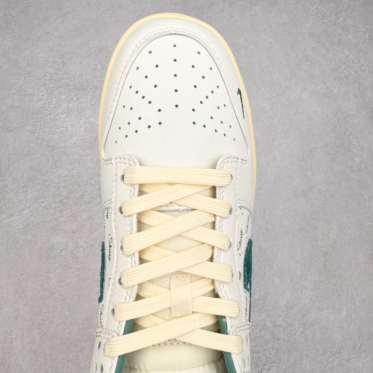 图片[4]-＃纯原福利 NK Dunk Low 定制配色 大厂出品 极力推荐 原装头层材料 独家版型蒸餾加工帶來的是更好的视觉和脚感体验大厂纯原品质出货 清洁度 电绣工艺 皮料切割干净无任何毛边 细节完美 尺码：36 36.5 37.5 38 38.5 39 40 40.5 41 42 42.5 43 44 44.5 45-选品中心