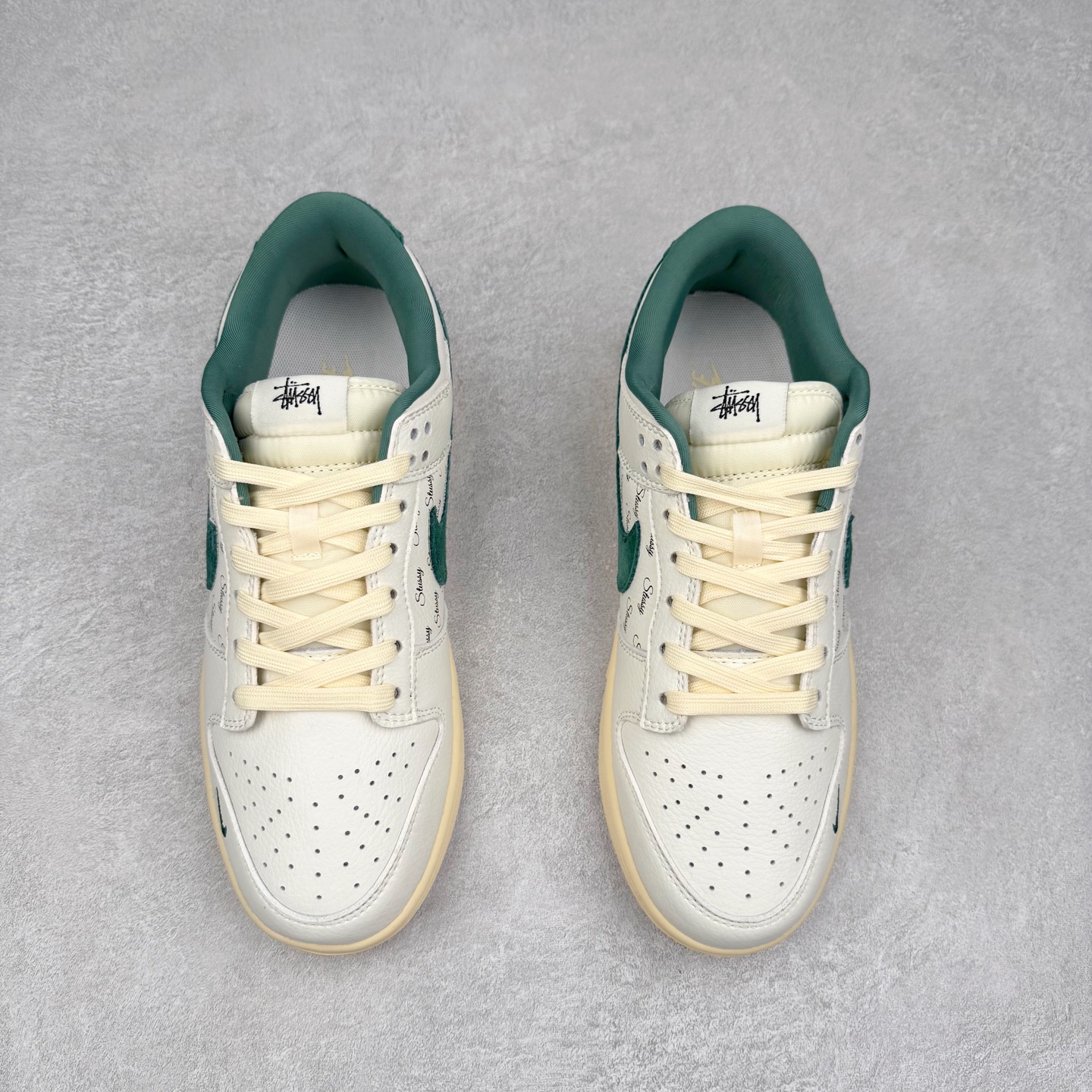 图片[2]-＃纯原福利 NK Dunk Low 定制配色 大厂出品 极力推荐 原装头层材料 独家版型蒸餾加工帶來的是更好的视觉和脚感体验大厂纯原品质出货 清洁度 电绣工艺 皮料切割干净无任何毛边 细节完美 尺码：36 36.5 37.5 38 38.5 39 40 40.5 41 42 42.5 43 44 44.5 45-选品中心