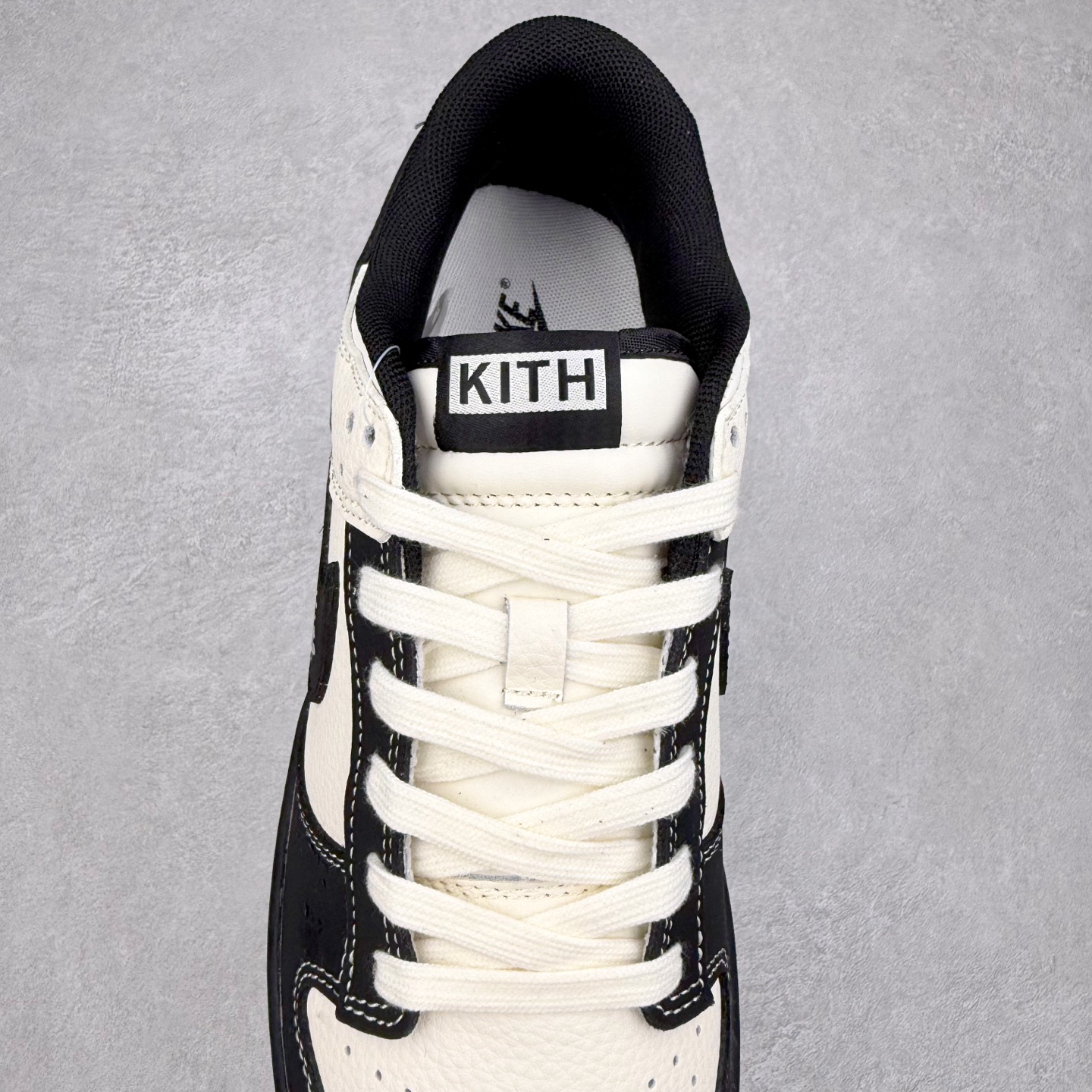 图片[5]-NK Dunk Low 定制配色 QW5836-013 大厂出品 极力推荐 原装头层材料 独家版型蒸餾加工帶來的是更好的视觉和脚感体验大厂纯原品质出货 清洁度 电绣工艺 皮料切割干净无任何毛边 细节完美 实拍调校N版已经零色差零失真 百分百还原实物色彩所见即所得 不存在货不对板色差等低级问题 选购参考实物拍摄 不混卖不参货 只用心做好货严格选品 承诺混一赔十 尺码：36 36.5 37.5 38 38.5 39 40 40.5 41 42 42.5 43 44 44.5 45-选品中心