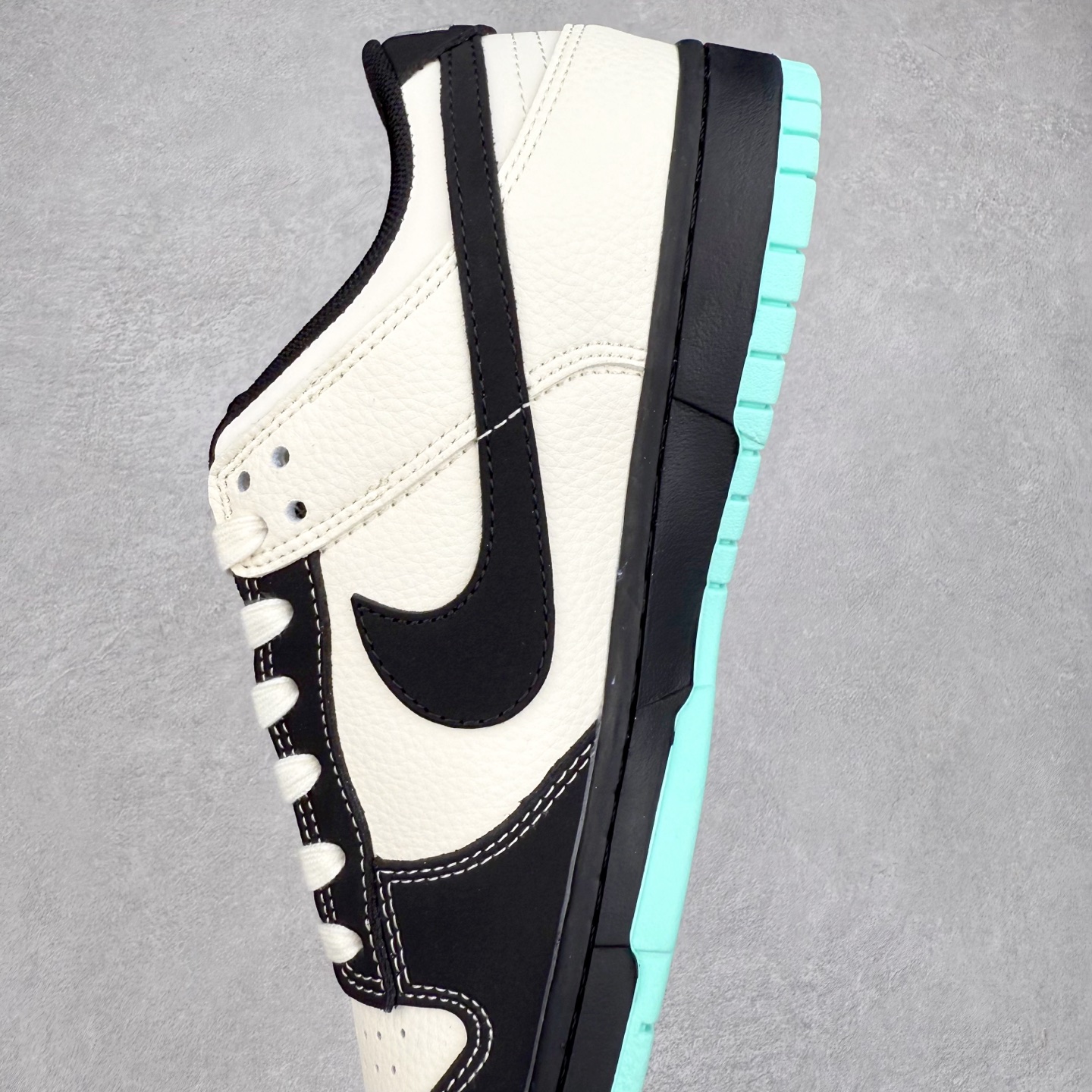 图片[7]-NK Dunk Low 定制配色 QW5836-013 大厂出品 极力推荐 原装头层材料 独家版型蒸餾加工帶來的是更好的视觉和脚感体验大厂纯原品质出货 清洁度 电绣工艺 皮料切割干净无任何毛边 细节完美 实拍调校N版已经零色差零失真 百分百还原实物色彩所见即所得 不存在货不对板色差等低级问题 选购参考实物拍摄 不混卖不参货 只用心做好货严格选品 承诺混一赔十 尺码：36 36.5 37.5 38 38.5 39 40 40.5 41 42 42.5 43 44 44.5 45-选品中心