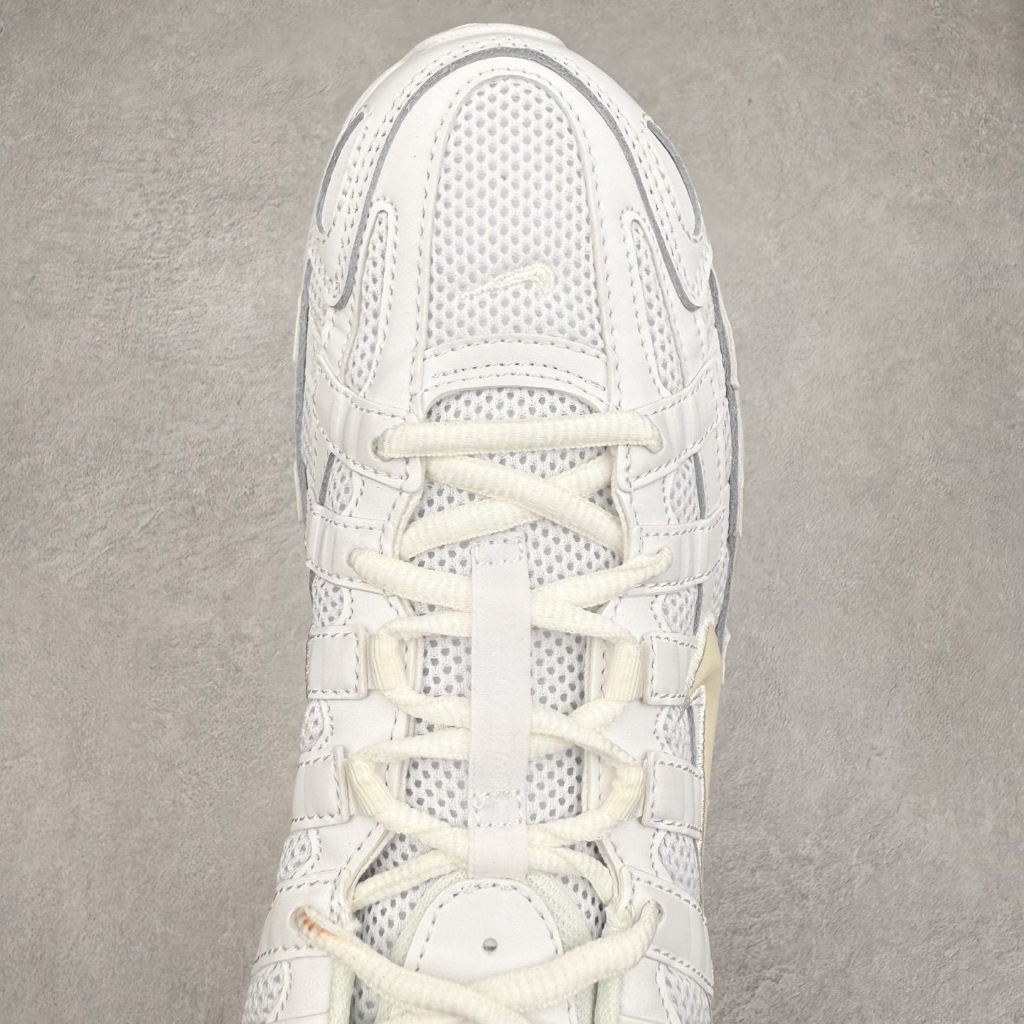 图片[4]-＃福利特价 NK P-6000 系列低帮复古老爹风休闲运动舒适慢跑鞋 融合 Pegasus 过往运动鞋设计 助力 21 世纪早期跑步运动跃升时尚新高度 采用透气网眼布、运动风格线条和耐穿覆面 兼具吸睛外观和舒适感受 中底泡绵以田径赛道为灵感 打造厚实设计 缔造出众缓震性能 尺码：36 36.5 37.5 38 38.5 39 40 40.5 41 42 42.5 43 44 44.5 45-选品中心