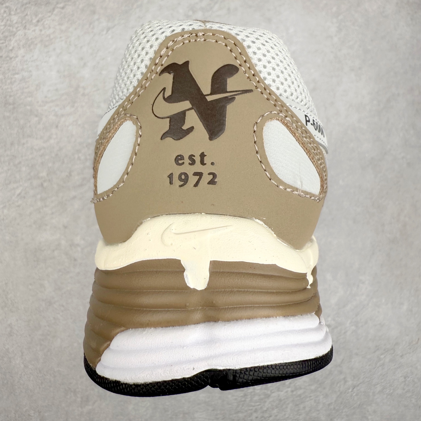 图片[8]-＃福利特价 NK P-6000 系列低帮复古老爹风休闲运动舒适慢跑鞋 融合 Pegasus 过往运动鞋设计 助力 21 世纪早期跑步运动跃升时尚新高度 采用透气网眼布、运动风格线条和耐穿覆面 兼具吸睛外观和舒适感受 中底泡绵以田径赛道为灵感 打造厚实设计 缔造出众缓震性能 尺码：36 36.5 37.5 38 38.5 39 40 40.5 41 42 42.5 43 44 44.5 45-选品中心