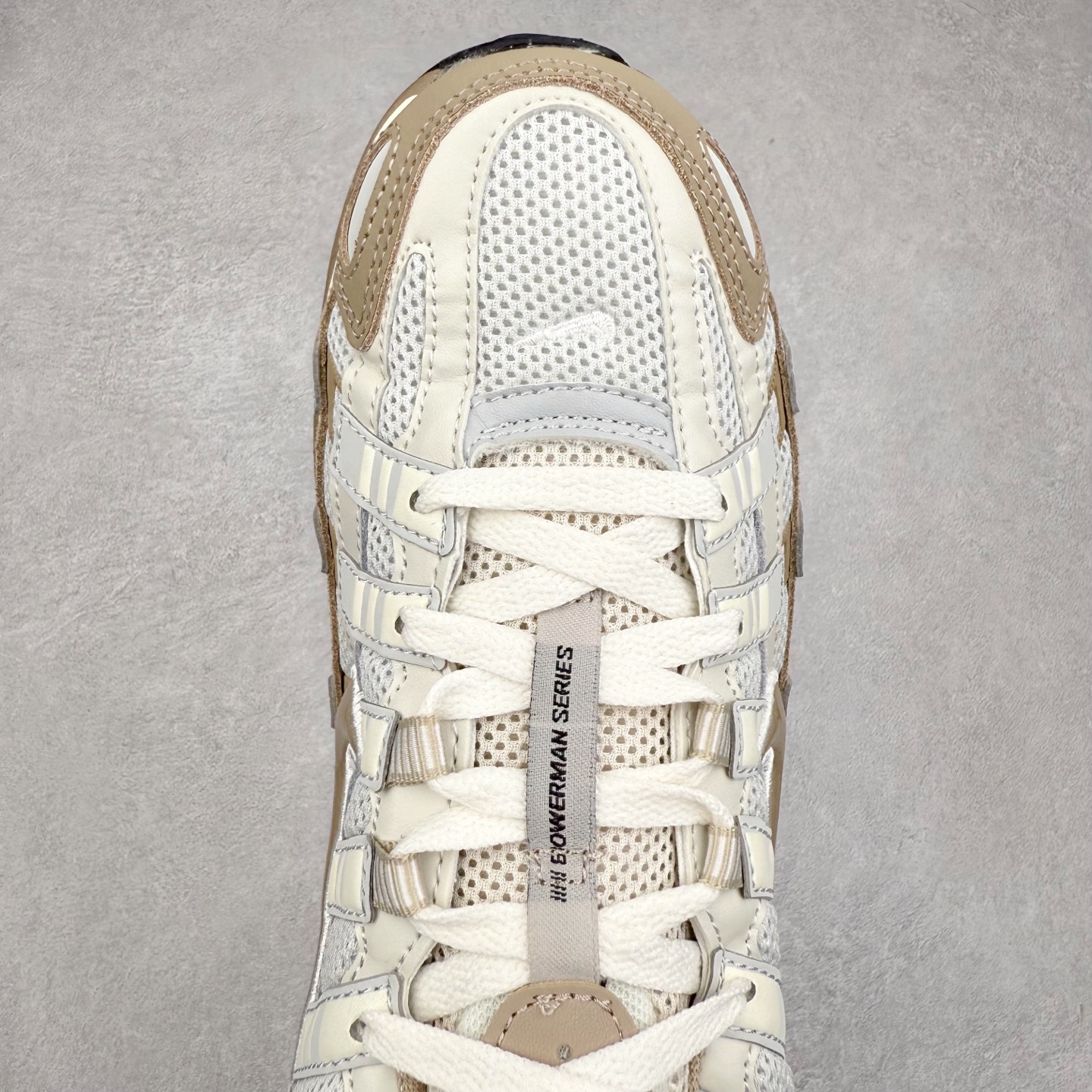 图片[4]-＃福利特价 NK P-6000 系列低帮复古老爹风休闲运动舒适慢跑鞋 融合 Pegasus 过往运动鞋设计 助力 21 世纪早期跑步运动跃升时尚新高度 采用透气网眼布、运动风格线条和耐穿覆面 兼具吸睛外观和舒适感受 中底泡绵以田径赛道为灵感 打造厚实设计 缔造出众缓震性能 尺码：36 36.5 37.5 38 38.5 39 40 40.5 41 42 42.5 43 44 44.5 45-选品中心