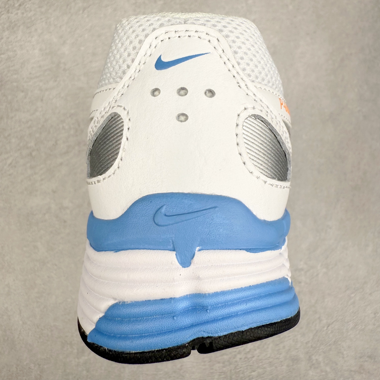 图片[8]-＃福利特价 NK P-6000 系列低帮复古老爹风休闲运动舒适慢跑鞋 融合 Pegasus 过往运动鞋设计 助力 21 世纪早期跑步运动跃升时尚新高度 采用透气网眼布、运动风格线条和耐穿覆面 兼具吸睛外观和舒适感受 中底泡绵以田径赛道为灵感 打造厚实设计 缔造出众缓震性能 尺码：36 36.5 37.5 38 38.5 39 40 40.5 41 42 42.5 43 44 44.5 45-选品中心