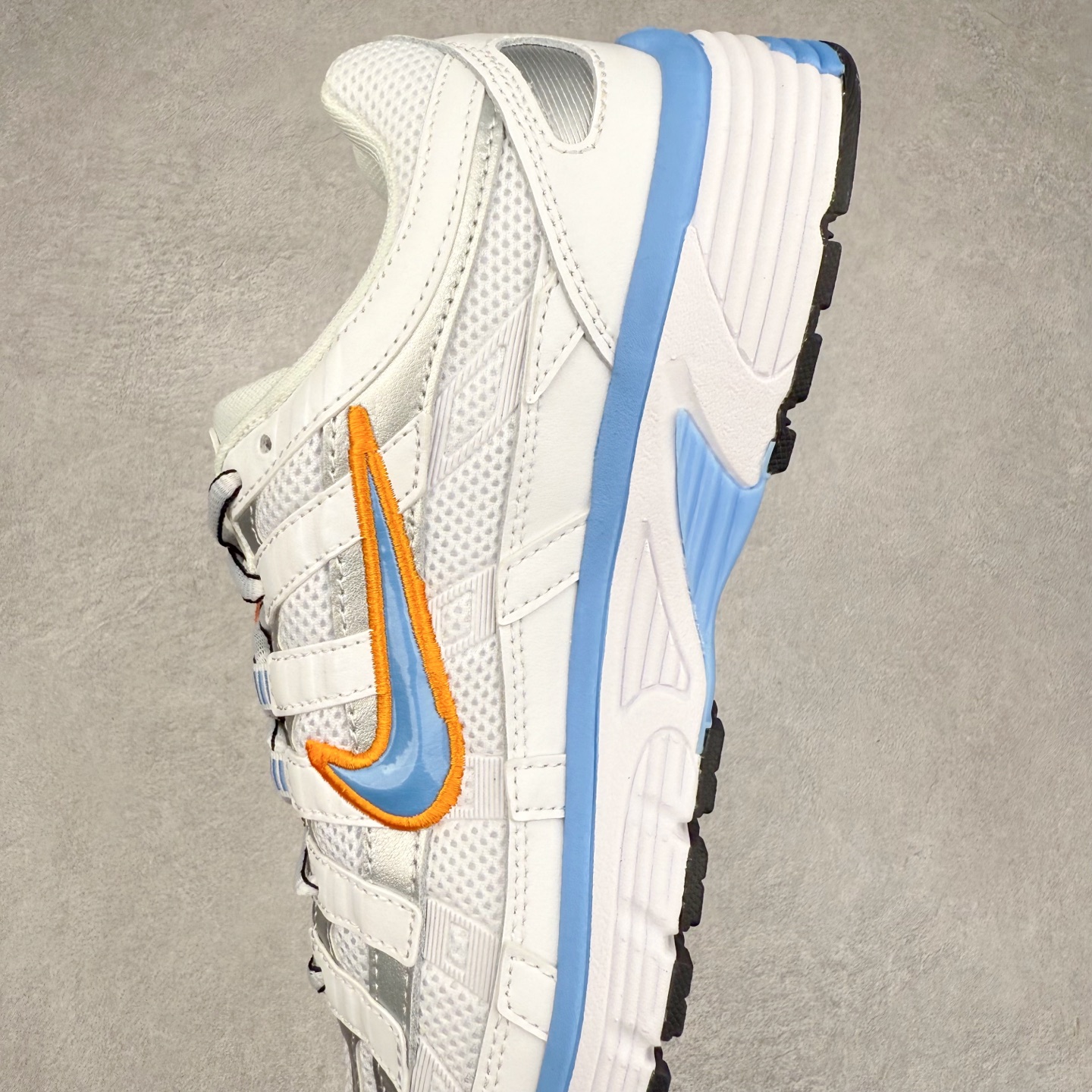 图片[7]-＃福利特价 NK P-6000 系列低帮复古老爹风休闲运动舒适慢跑鞋 融合 Pegasus 过往运动鞋设计 助力 21 世纪早期跑步运动跃升时尚新高度 采用透气网眼布、运动风格线条和耐穿覆面 兼具吸睛外观和舒适感受 中底泡绵以田径赛道为灵感 打造厚实设计 缔造出众缓震性能 尺码：36 36.5 37.5 38 38.5 39 40 40.5 41 42 42.5 43 44 44.5 45-选品中心