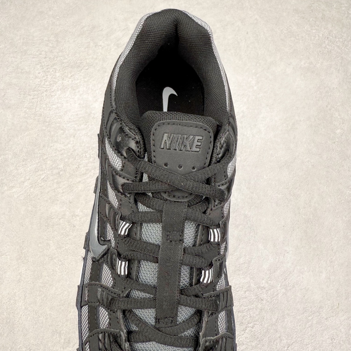 图片[5]-＃福利特价 NK P-6000 系列低帮复古老爹风休闲运动舒适慢跑鞋 融合 Pegasus 过往运动鞋设计 助力 21 世纪早期跑步运动跃升时尚新高度 采用透气网眼布、运动风格线条和耐穿覆面 兼具吸睛外观和舒适感受 中底泡绵以田径赛道为灵感 打造厚实设计 缔造出众缓震性能 尺码：36 36.5 37.5 38 38.5 39 40 40.5 41 42 42.5 43 44 44.5 45-选品中心