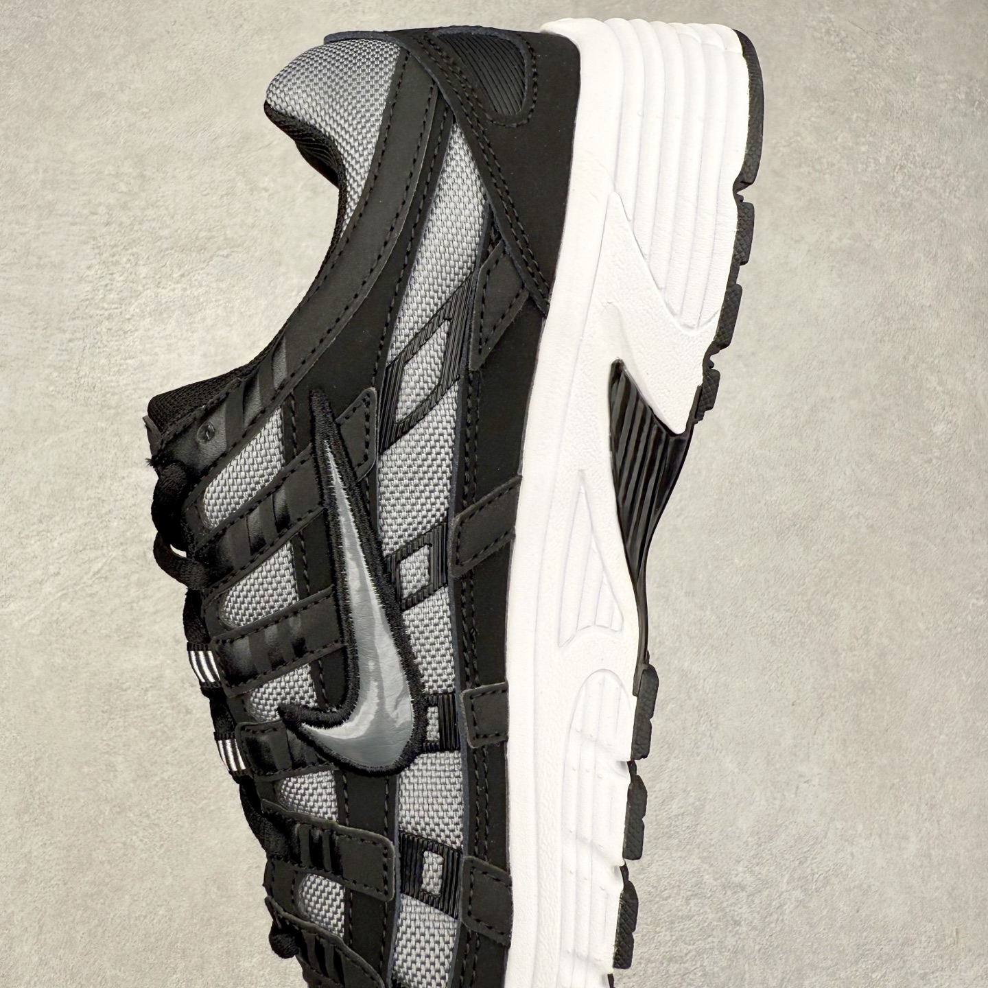 图片[7]-＃福利特价 NK P-6000 系列低帮复古老爹风休闲运动舒适慢跑鞋 融合 Pegasus 过往运动鞋设计 助力 21 世纪早期跑步运动跃升时尚新高度 采用透气网眼布、运动风格线条和耐穿覆面 兼具吸睛外观和舒适感受 中底泡绵以田径赛道为灵感 打造厚实设计 缔造出众缓震性能 尺码：36 36.5 37.5 38 38.5 39 40 40.5 41 42 42.5 43 44 44.5 45-选品中心