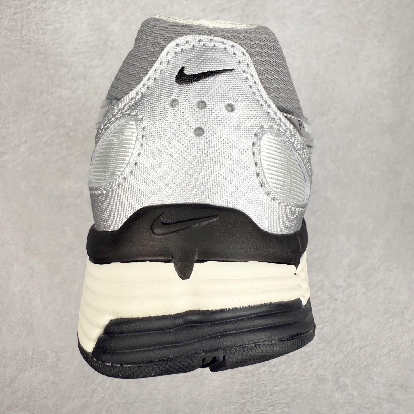 图片[8]-＃福利特价 NK P-6000 系列低帮复古老爹风休闲运动舒适慢跑鞋 融合 Pegasus 过往运动鞋设计 助力 21 世纪早期跑步运动跃升时尚新高度 采用透气网眼布、运动风格线条和耐穿覆面 兼具吸睛外观和舒适感受 中底泡绵以田径赛道为灵感 打造厚实设计 缔造出众缓震性能 尺码：36 36.5 37.5 38 38.5 39 40 40.5 41 42 42.5 43 44 44.5 45-选品中心