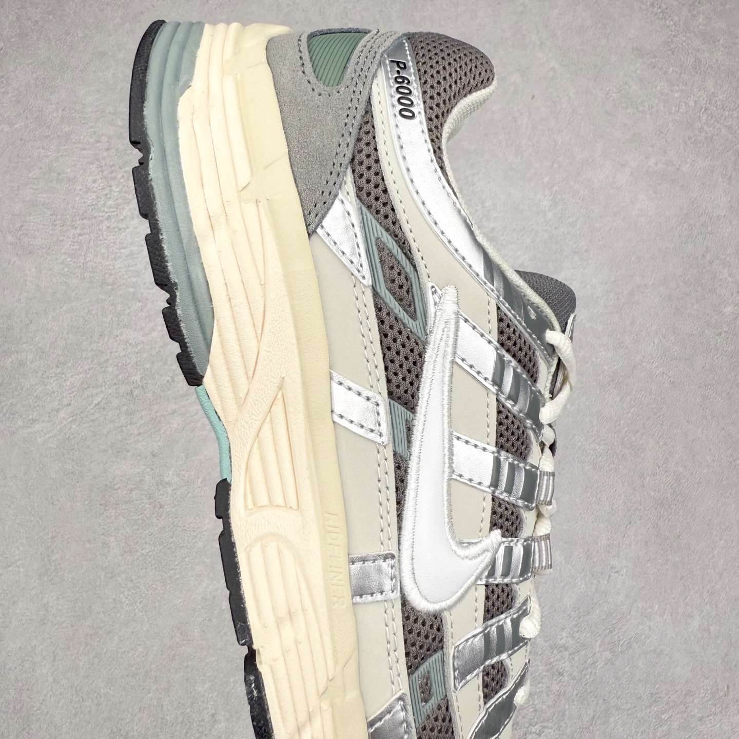 图片[6]-＃福利特价 NK P-6000 系列低帮复古老爹风休闲运动舒适慢跑鞋 融合 Pegasus 过往运动鞋设计 助力 21 世纪早期跑步运动跃升时尚新高度 采用透气网眼布、运动风格线条和耐穿覆面 兼具吸睛外观和舒适感受 中底泡绵以田径赛道为灵感 打造厚实设计 缔造出众缓震性能 尺码：36 36.5 37.5 38 38.5 39 40 40.5 41 42 42.5 43 44 44.5 45-选品中心