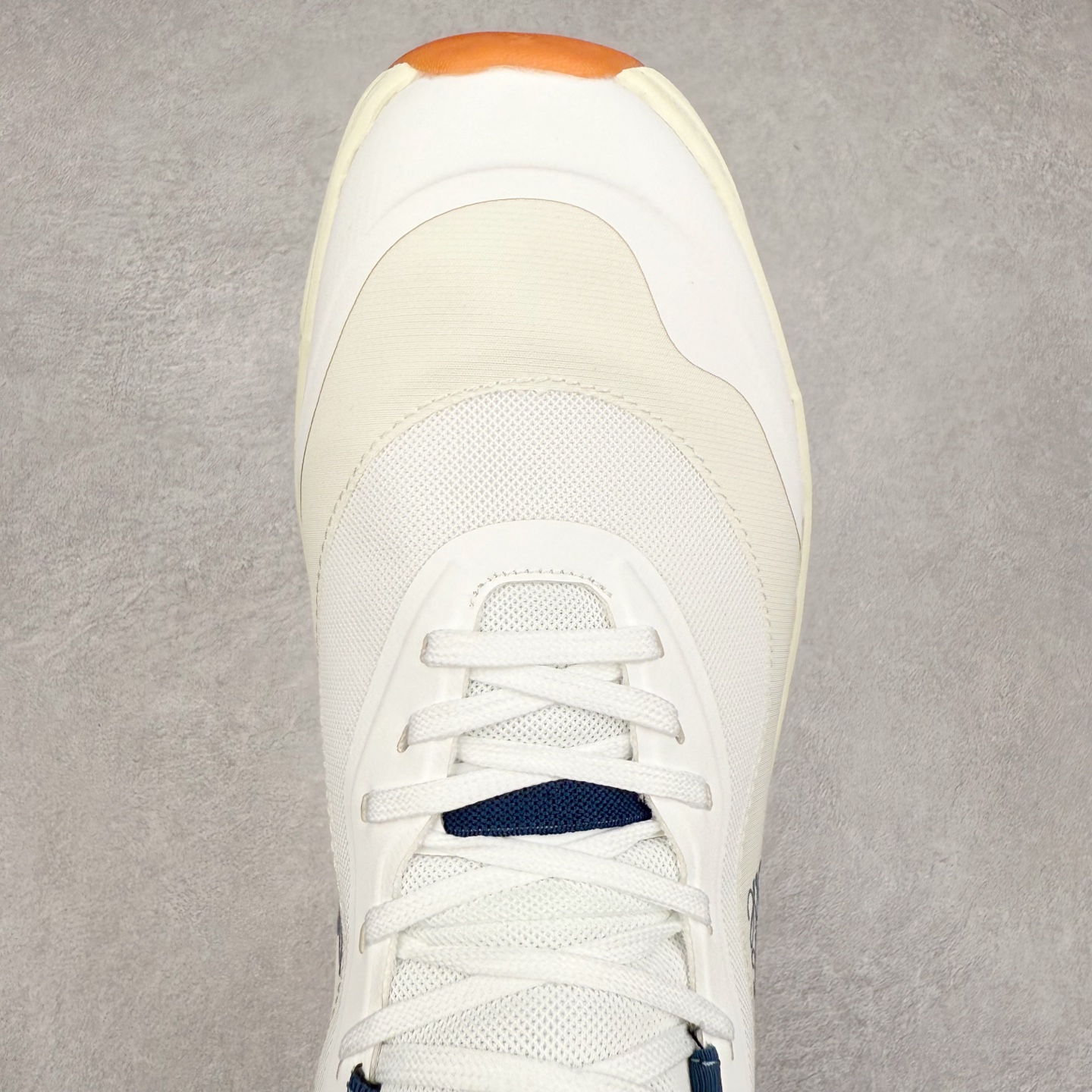 图片[4]-LOEWE x On Cloudtilt 2.0 昂跑罗意威联名 圆头系带生活休闲鞋 此运动品牌 开创于2010年 缓震着陆、强效回弹、轻柔质感的设计构思始终是ON研制关键 与此同时基于“为全球提供革新性的跑步感受”信念 陆续推出了多款跑鞋及其以专业运动人体跑步工程学为设计关键的功能性跑步服饰设备 让跑者不费力气地畅快畅跑 尺码：36 36.5 37.5 38 38.5 39 40 40.5 41 42 42.5 43 44 44.5 45-选品中心