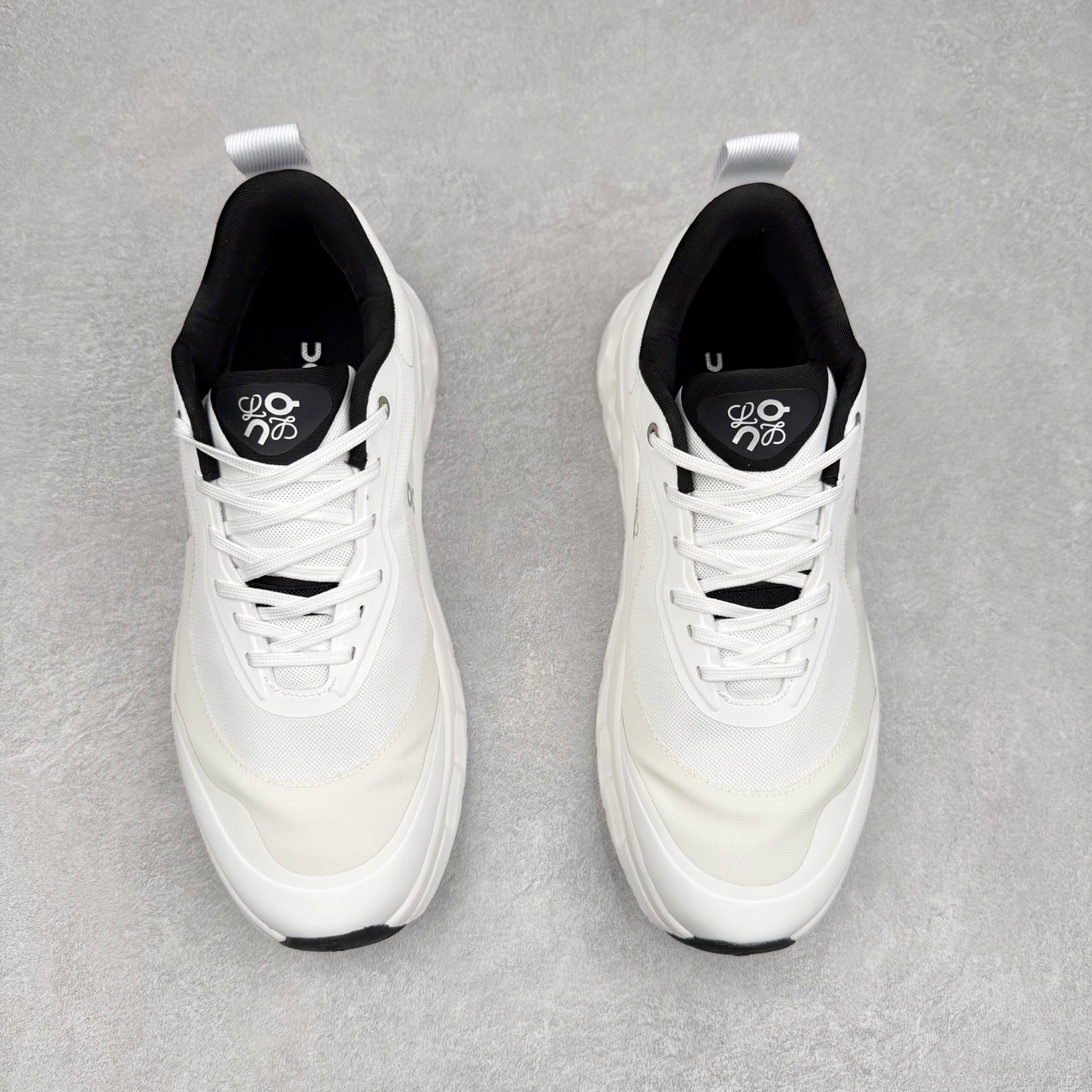 图片[2]-LOEWE x On Cloudtilt 2.0 昂跑罗意威联名 圆头系带生活休闲鞋 此运动品牌 开创于2010年 缓震着陆、强效回弹、轻柔质感的设计构思始终是ON研制关键 与此同时基于“为全球提供革新性的跑步感受”信念 陆续推出了多款跑鞋及其以专业运动人体跑步工程学为设计关键的功能性跑步服饰设备 让跑者不费力气地畅快畅跑 尺码：36 36.5 37.5 38 38.5 39 40 40.5 41 42 42.5 43 44 44.5 45-选品中心