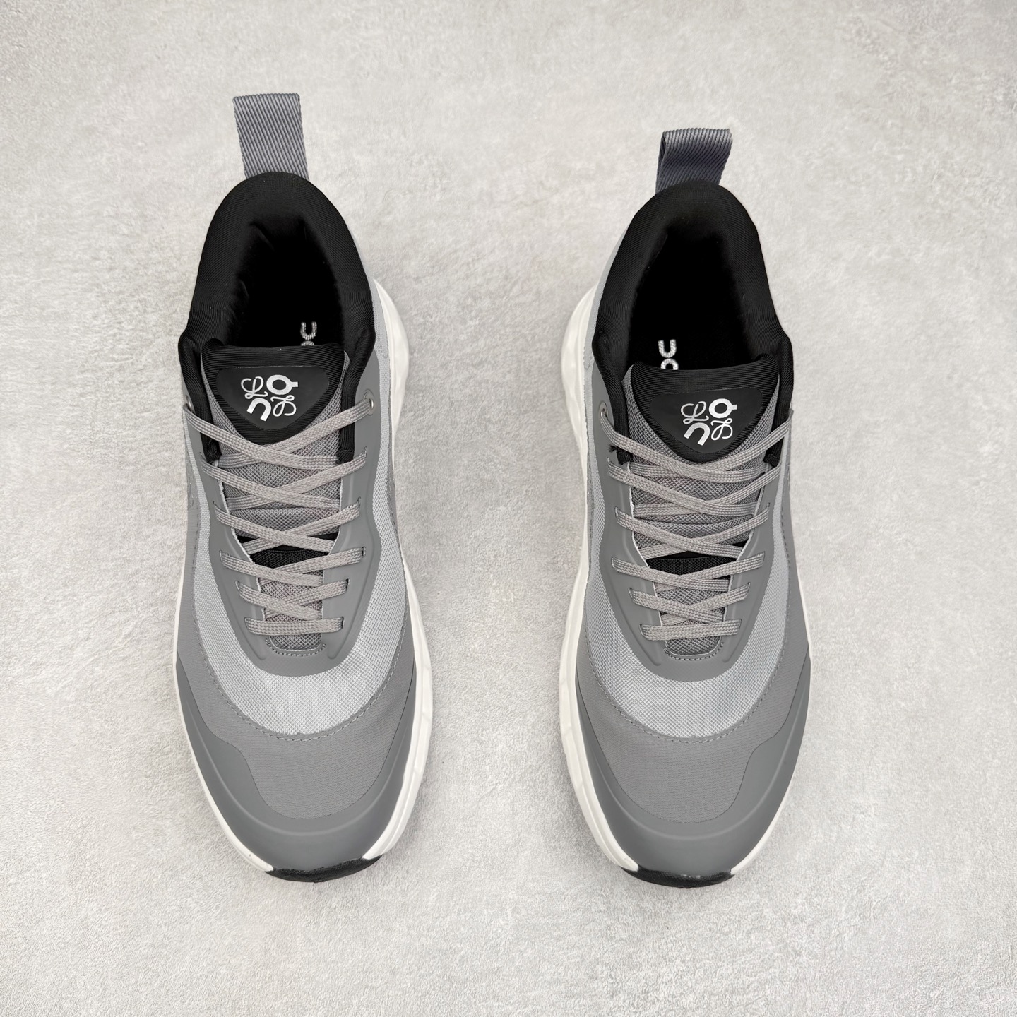 图片[2]-LOEWE x On Cloudtilt 2.0 昂跑罗意威联名 圆头系带生活休闲鞋 此运动品牌 开创于2010年 缓震着陆、强效回弹、轻柔质感的设计构思始终是ON研制关键 与此同时基于“为全球提供革新性的跑步感受”信念 陆续推出了多款跑鞋及其以专业运动人体跑步工程学为设计关键的功能性跑步服饰设备 让跑者不费力气地畅快畅跑 尺码：36 36.5 37.5 38 38.5 39 40 40.5 41 42 42.5 43 44 44.5 45-选品中心