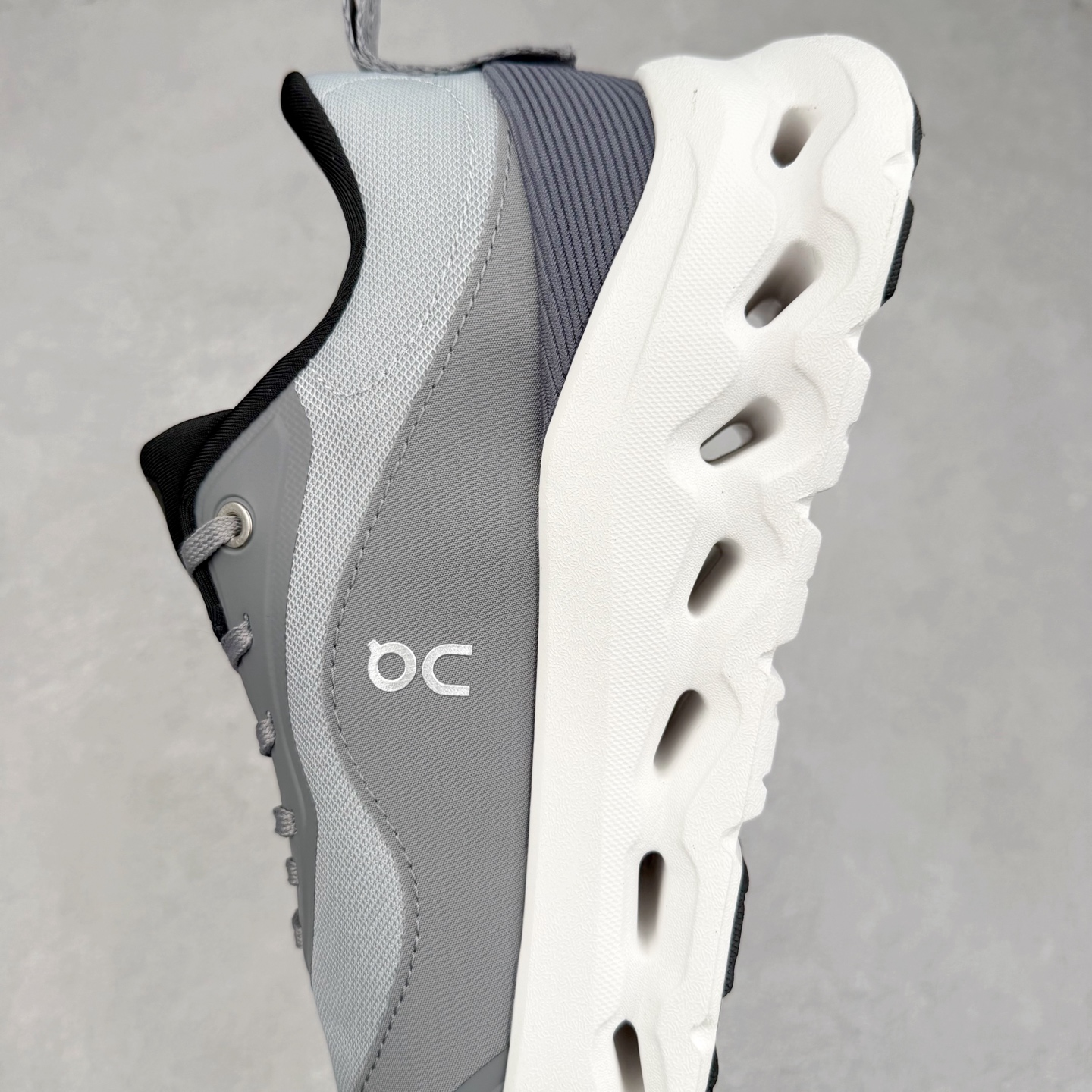 图片[7]-LOEWE x On Cloudtilt 2.0 昂跑罗意威联名 圆头系带生活休闲鞋 此运动品牌 开创于2010年 缓震着陆、强效回弹、轻柔质感的设计构思始终是ON研制关键 与此同时基于“为全球提供革新性的跑步感受”信念 陆续推出了多款跑鞋及其以专业运动人体跑步工程学为设计关键的功能性跑步服饰设备 让跑者不费力气地畅快畅跑 尺码：36 36.5 37.5 38 38.5 39 40 40.5 41 42 42.5 43 44 44.5 45-选品中心