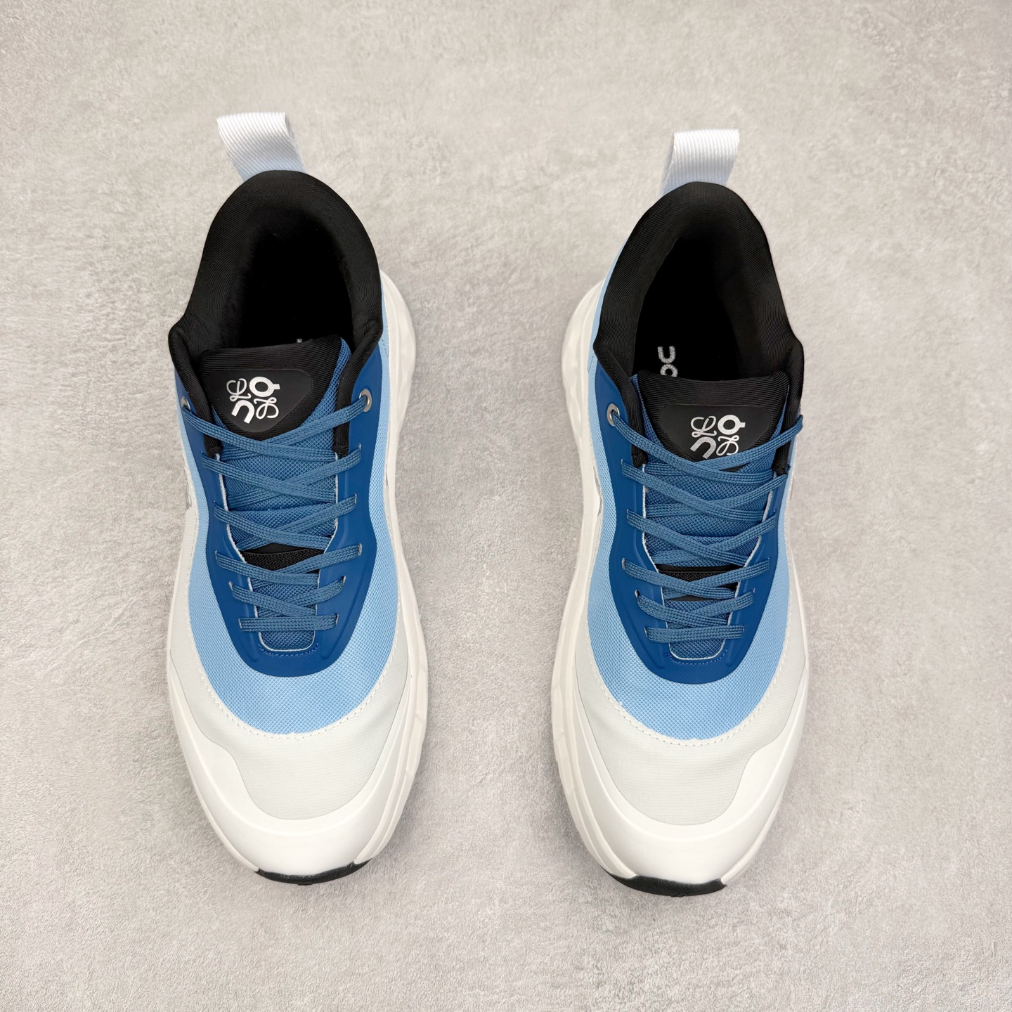 图片[2]-LOEWE x On Cloudtilt 2.0 昂跑罗意威联名 圆头系带生活休闲鞋 此运动品牌 开创于2010年 缓震着陆、强效回弹、轻柔质感的设计构思始终是ON研制关键 与此同时基于“为全球提供革新性的跑步感受”信念 陆续推出了多款跑鞋及其以专业运动人体跑步工程学为设计关键的功能性跑步服饰设备 让跑者不费力气地畅快畅跑 尺码：36 36.5 37.5 38 38.5 39 40 40.5 41 42 42.5 43 44 44.5 45-选品中心