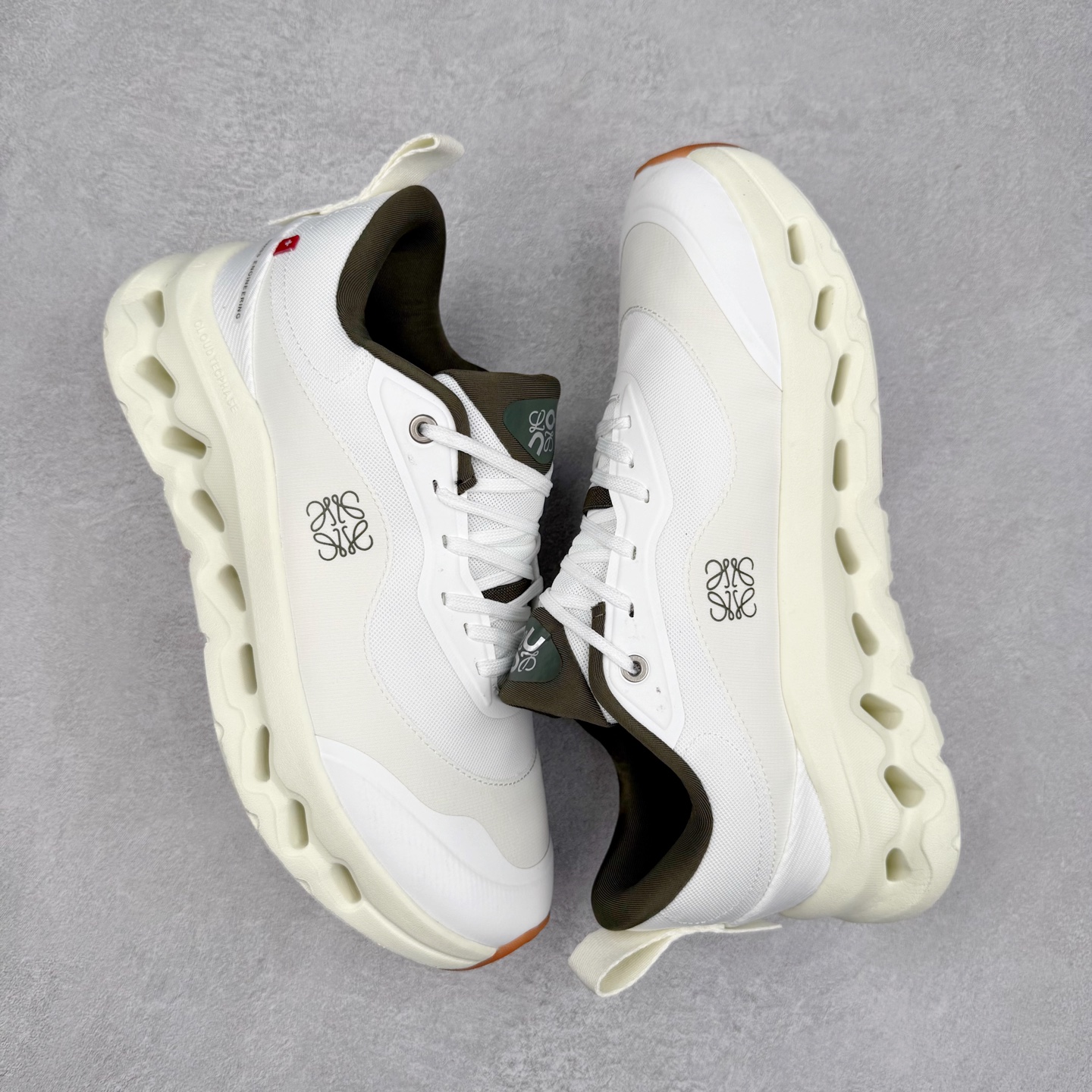 图片[3]-LOEWE x On Cloudtilt 2.0 昂跑罗意威联名 圆头系带生活休闲鞋 此运动品牌 开创于2010年 缓震着陆、强效回弹、轻柔质感的设计构思始终是ON研制关键 与此同时基于“为全球提供革新性的跑步感受”信念 陆续推出了多款跑鞋及其以专业运动人体跑步工程学为设计关键的功能性跑步服饰设备 让跑者不费力气地畅快畅跑 尺码：36 36.5 37.5 38 38.5 39 40 40.5 41 42 42.5 43 44 44.5 45-选品中心