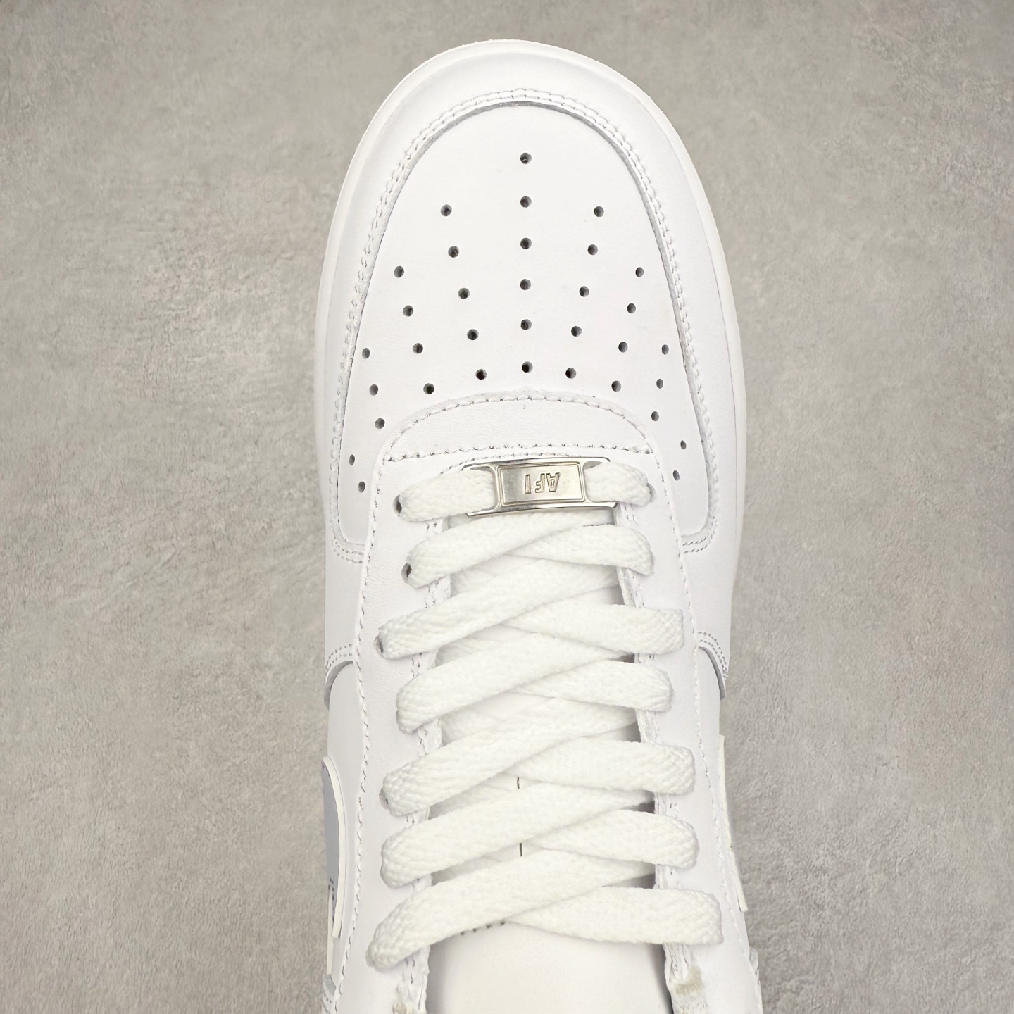 图片[4]-NK Air Force 1´07 Low 空军一号低帮百搭休闲运动板鞋 FJ4146-117 柔软、弹性十足的缓震性能和出色的中底设计 横跨复古与现代的外型结合 造就出风靡全球 三十多年的Force 1 直到今天还深受青睐 实拍调校N版已经零色差零失真 百分百还原实物色彩所见即所得 不存在货不对板色差等低级问题 选购参考实物拍摄 不混卖不参货 只用心做好货严格选品 承诺混一赔十 尺码：36 36.5 37.5 38 38.5 39 40 40.5 41 42 42.5 43 44 44.5 45-选品中心