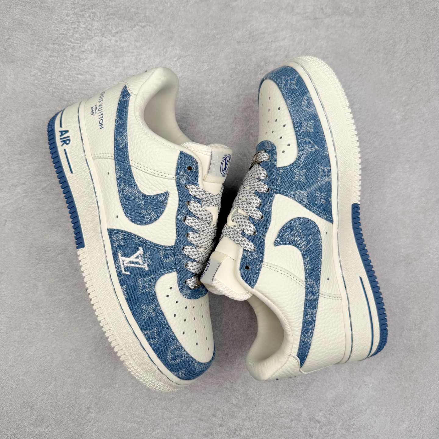 图片[3]-NK Air Force 1´07 Low 空军一号低帮百搭休闲运动板鞋 SC0601-555 柔软、弹性十足的缓震性能和出色的中底设计 横跨复古与现代的外型结合 造就出风靡全球 三十多年的Force 1 直到今天还深受青睐 实拍调校N版已经零色差零失真 百分百还原实物色彩所见即所得 不存在货不对板色差等低级问题 选购参考实物拍摄 不混卖不参货 只用心做好货严格选品 承诺混一赔十 尺码：36 36.5 37.5 38 38.5 39 40 40.5 41 42 42.5 43 44 44.5 45-选品中心