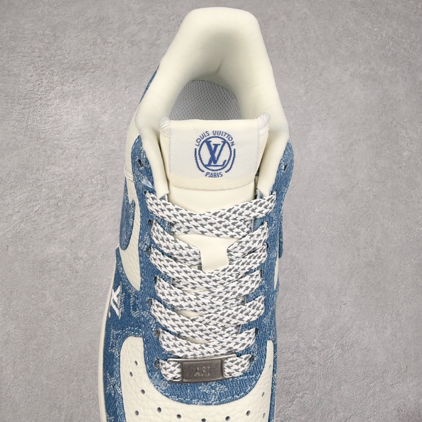 图片[5]-NK Air Force 1´07 Low 空军一号低帮百搭休闲运动板鞋 SC0601-555 柔软、弹性十足的缓震性能和出色的中底设计 横跨复古与现代的外型结合 造就出风靡全球 三十多年的Force 1 直到今天还深受青睐 实拍调校N版已经零色差零失真 百分百还原实物色彩所见即所得 不存在货不对板色差等低级问题 选购参考实物拍摄 不混卖不参货 只用心做好货严格选品 承诺混一赔十 尺码：36 36.5 37.5 38 38.5 39 40 40.5 41 42 42.5 43 44 44.5 45-选品中心