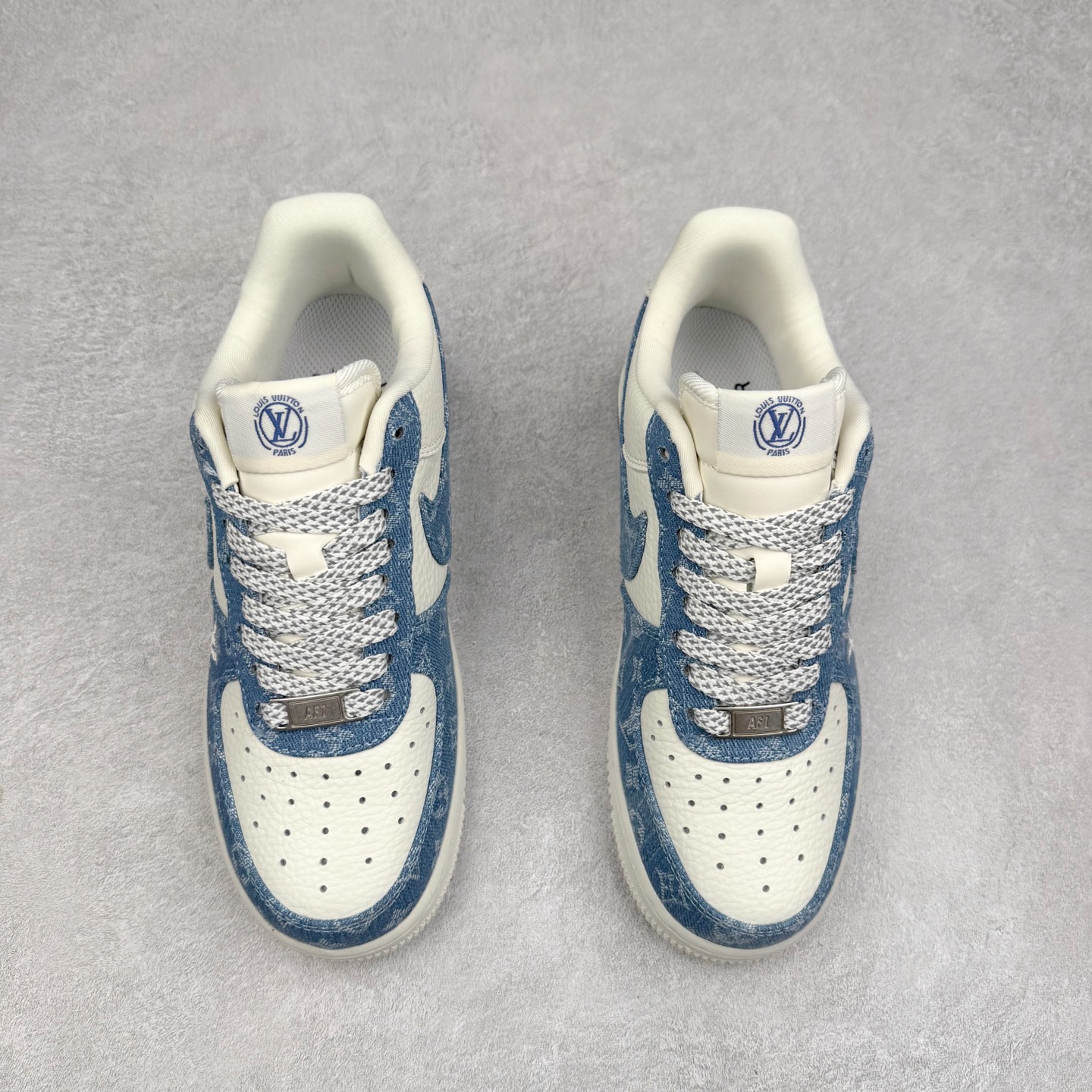 图片[2]-NK Air Force 1´07 Low 空军一号低帮百搭休闲运动板鞋 SC0601-555 柔软、弹性十足的缓震性能和出色的中底设计 横跨复古与现代的外型结合 造就出风靡全球 三十多年的Force 1 直到今天还深受青睐 实拍调校N版已经零色差零失真 百分百还原实物色彩所见即所得 不存在货不对板色差等低级问题 选购参考实物拍摄 不混卖不参货 只用心做好货严格选品 承诺混一赔十 尺码：36 36.5 37.5 38 38.5 39 40 40.5 41 42 42.5 43 44 44.5 45-选品中心