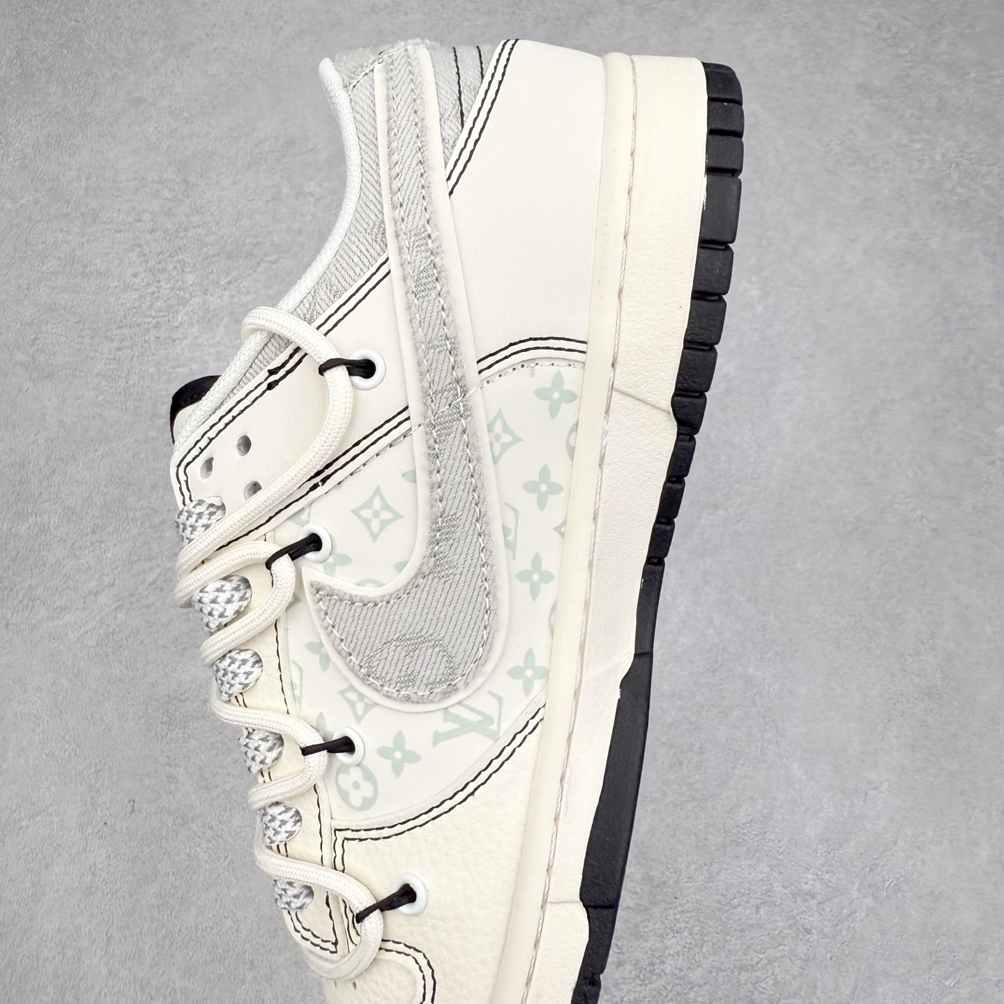 图片[7]-NK Dunk Low 定制配色 YX5066-379 大厂出品 极力推荐 原装头层材料 独家版型蒸餾加工帶來的是更好的视觉和脚感体验大厂纯原品质出货 清洁度 电绣工艺 皮料切割干净无任何毛边 细节完美 实拍调校N版已经零色差零失真 百分百还原实物色彩所见即所得 不存在货不对板色差等低级问题 选购参考实物拍摄 不混卖不参货 只用心做好货严格选品 承诺混一赔十 尺码：36 36.5 37.5 38 38.5 39 40 40.5 41 42 42.5 43 44 44.5 45-选品中心