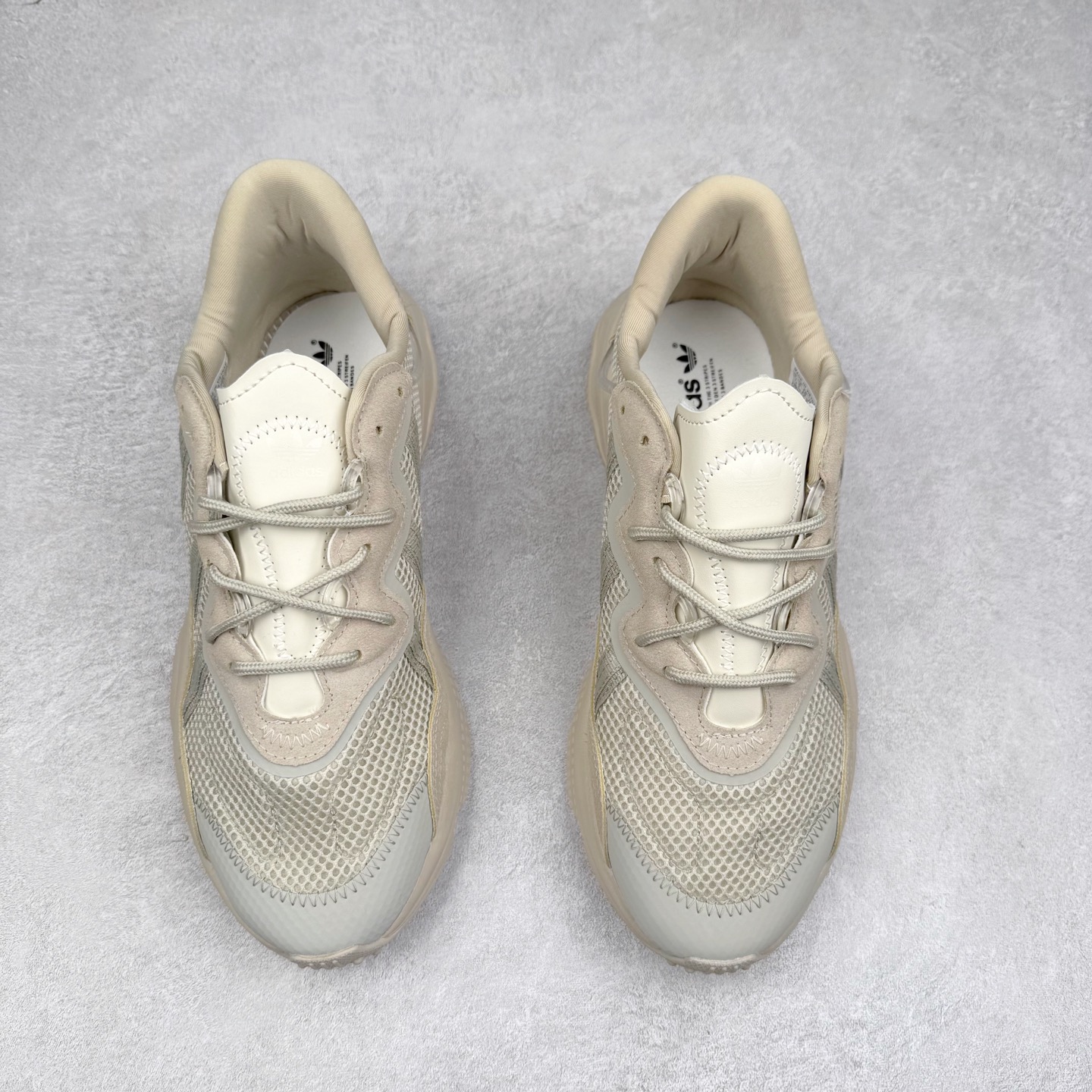 图片[2]-AD Originals OZWEEGO 简版椰子3M反光皮面水管复古老爹鞋 鞋面透气织物与出众皮革相互拼接 营造丰富层次 中底 adiPRENE+ 则提供穿着过程中的优良支撑 进一步提升舒适度 特别之处在于后跟半透明导管加持 个性又独特 最后辅以醒目色调营造强烈视觉反差 不凡的吸睛效果让人过目难忘 尺码：36 36.5 37 38 38.5 39 40 40.5 41 42 42.5 43 44 44.5 45-选品中心