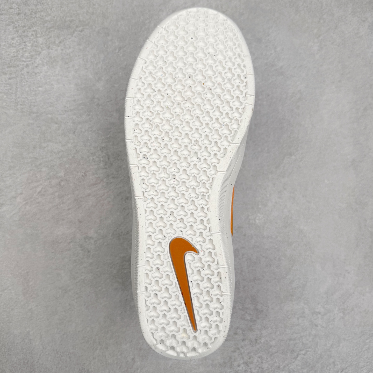 图片[9]-NK SB Force 58 空军58系列低帮休闲运动滑板板鞋 DV5477-007 鞋面由帆布和麂皮拼接 层次感丰富 搭配硫化外底 耐磨耐穿 鞋舌及中底后跟处饰有SB Logo 表明鞋款身份 采用包边设计 经久耐穿 硫化结构则有效提升灵活性 穿上这款全新推出的创意力作 助你耀动街头 尺码：36 36.5 37.5 38 38.5 39 40 40.5 41 42 42.5 43 44 45-选品中心