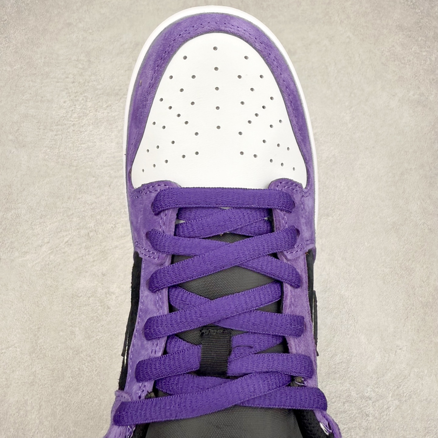 图片[4]-＃F版 Hayley Wilson x NK Dunk SB DUNK LOW PRO 联名紫黑白 HJ0513-500 极限压缩利润空间 超乎所想的高性价比 用料绝不含糊 原盒原配 正确耐磨橡胶大底 超高清洁度 全鞋零毛边皮料切割 全套原楦原模倾力打造完美版型 尺码：36 36.5 37.5 38 38.5 39 40 40.5 41 42 42.5 43 44 44.5 45 46 47.5-选品中心