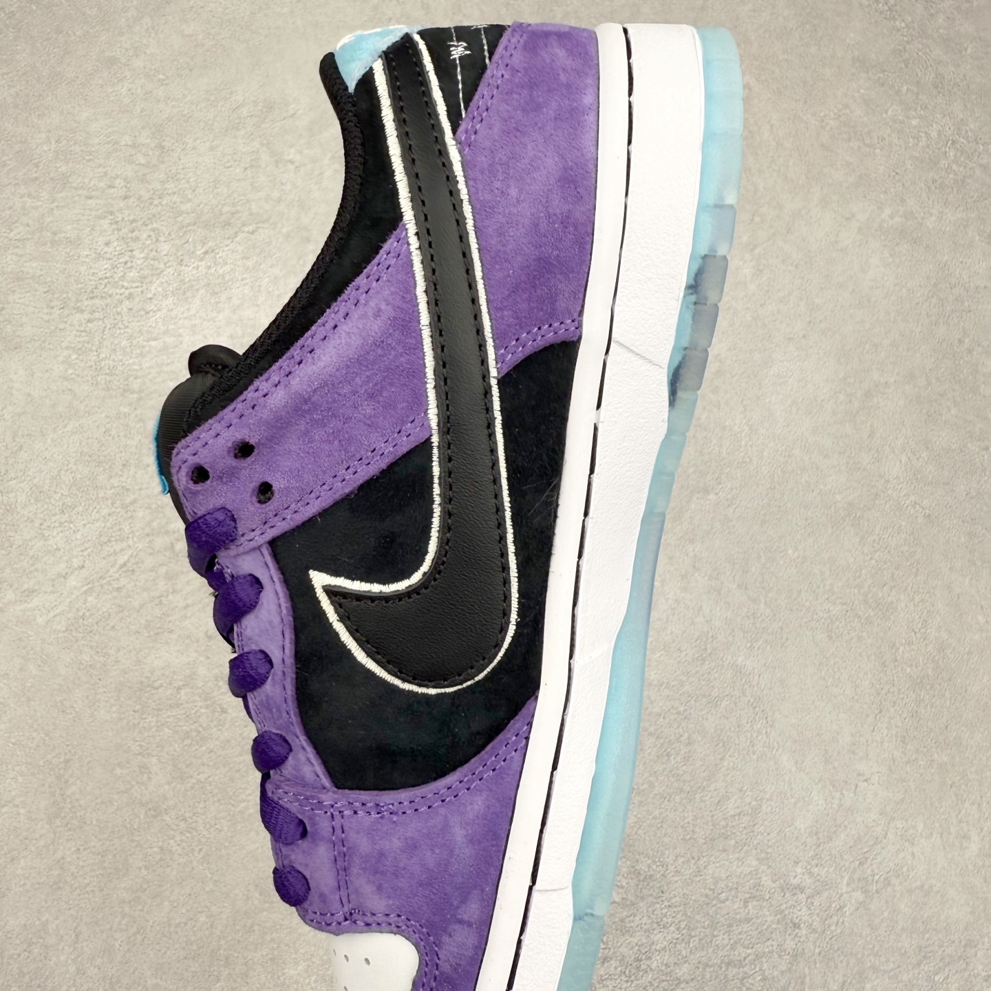 图片[7]-＃F版 Hayley Wilson x NK Dunk SB DUNK LOW PRO 联名紫黑白 HJ0513-500 极限压缩利润空间 超乎所想的高性价比 用料绝不含糊 原盒原配 正确耐磨橡胶大底 超高清洁度 全鞋零毛边皮料切割 全套原楦原模倾力打造完美版型 尺码：36 36.5 37.5 38 38.5 39 40 40.5 41 42 42.5 43 44 44.5 45 46 47.5-选品中心