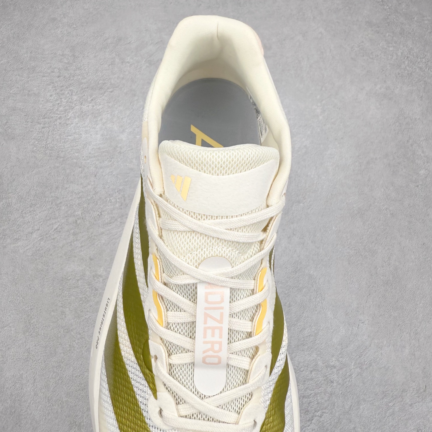 图片[5]-AD Adizero Boston 13 夏季透气网眼竞速跑鞋 JS4952 融合Lightstrike和Lightstrike Pro技术 采用乙烯/乙酸乙烯酯(EVA)材质 打造舒适中底 含ENERGYROD能量碳柱 旨在为步伐添活力 尺码：36 36.5 37 38 38.5 39 40 40.5 41 42 42.5 43 44 44.5 45-选品中心