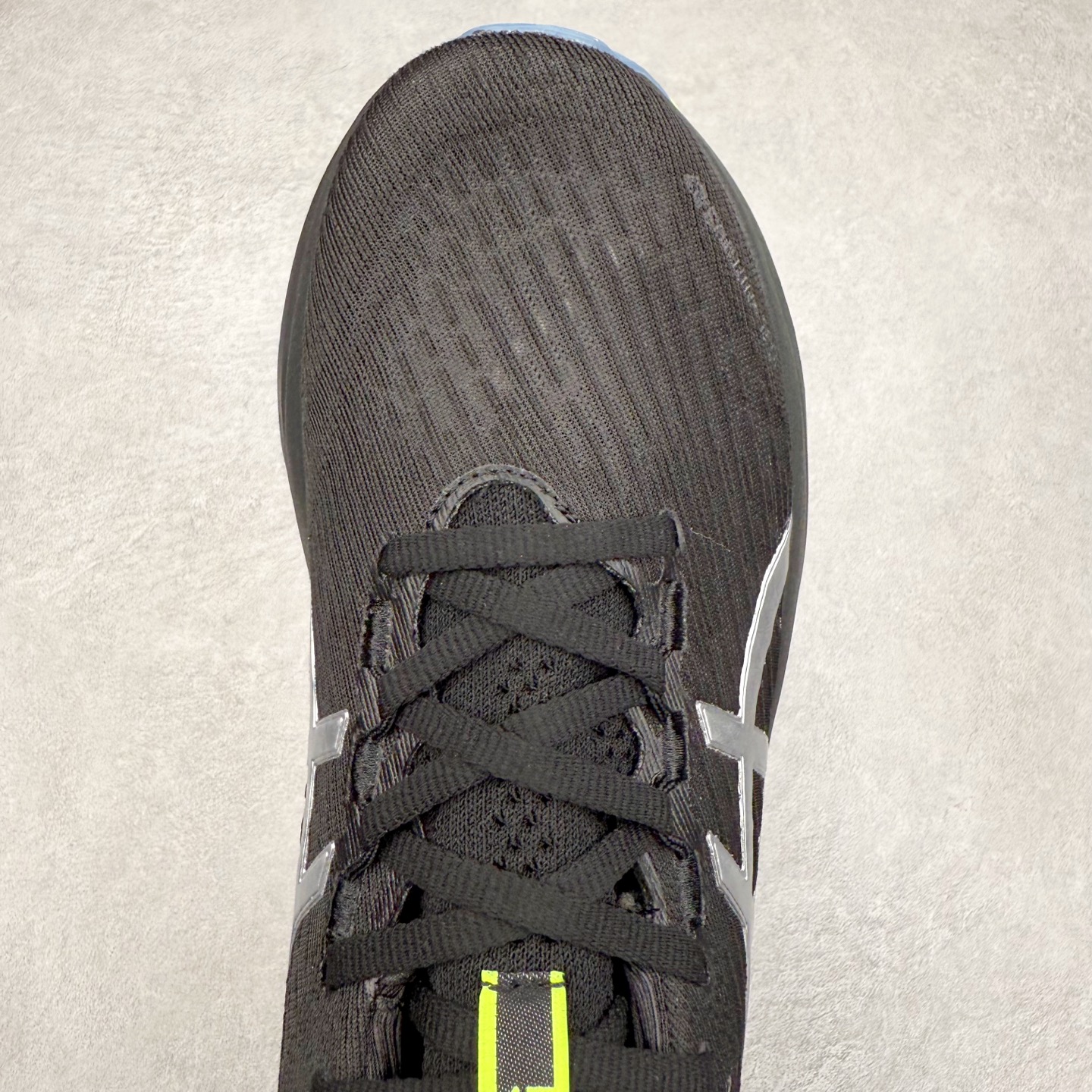 图片[4]-Asics Gel-Kayano 32 亚瑟士卡亚诺32代低帮专业有氧超轻量休闲运动全能慢跑鞋全球知名运动品牌ASICS正式推出新款GEL-KAYANO 32跑鞋，旨在通过全新稳定结构以提升产品可适性，满足跑者的足部稳定需求，让每一位跑者从起跑到结束都能够感受到焕然一新的稳定性与舒适性，从而帮助更多人找到身心平衡，获得自在舒适的健康生活方式。秉持着ASICS亚瑟士的设计哲学，全新一代GEL-KAYANO 32应运而生。为进一步升级产品的稳定性，GEL-KAYANO 采用了全新4D引导系统，通过内侧稳定装置提升可适性，满足足部稳定需求，帮助足弓迅速返回到平衡位置。作为基于生物力学研究打造的全新稳定结构，4D引导系统不仅提升了跑鞋对双脚的支撑性，它还将人体不同的运动状态纳入设计考量，帮助跑者在多种跑动强度下获得充足的稳定性和理想的舒适度。尺码：36 37 37.5 38 39.5 40 40.5 41.5 42 42.5 43.5 44 44.5 45-选品中心