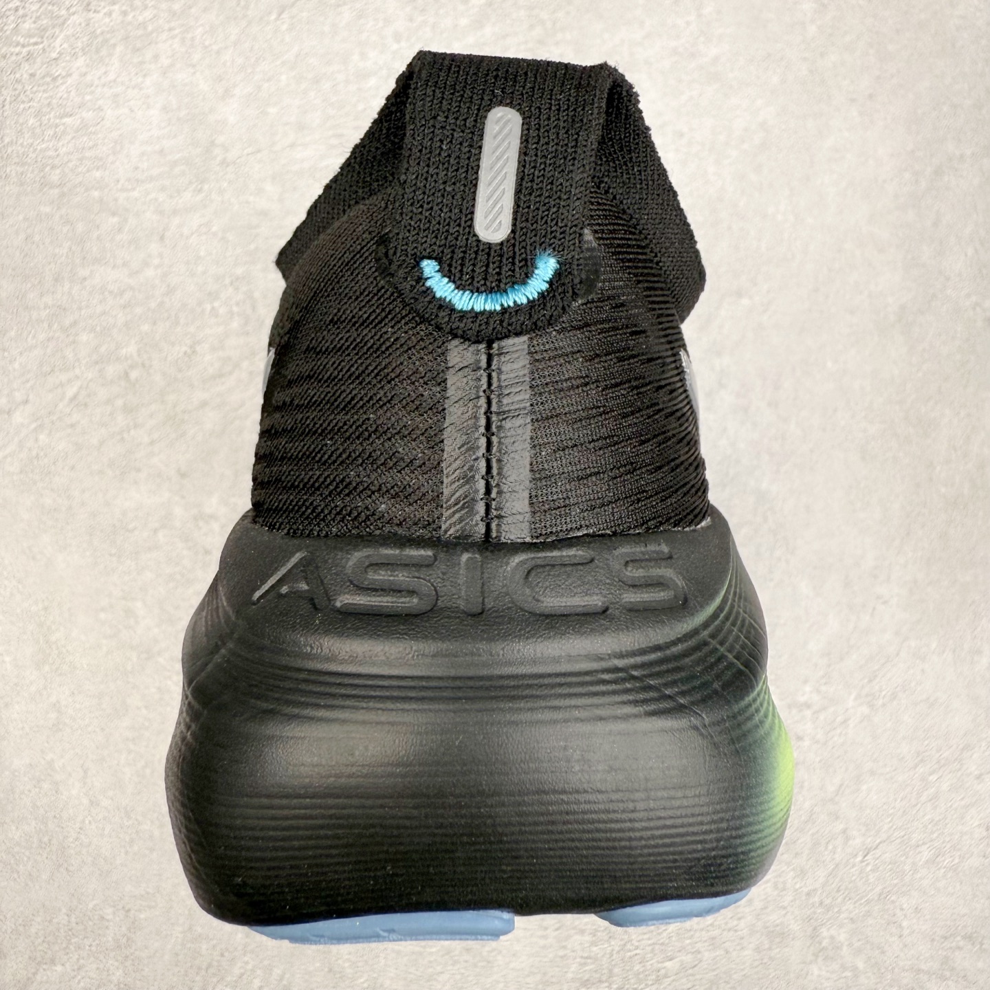 图片[8]-Asics Gel-Kayano 32 亚瑟士卡亚诺32代低帮专业有氧超轻量休闲运动全能慢跑鞋全球知名运动品牌ASICS正式推出新款GEL-KAYANO 32跑鞋，旨在通过全新稳定结构以提升产品可适性，满足跑者的足部稳定需求，让每一位跑者从起跑到结束都能够感受到焕然一新的稳定性与舒适性，从而帮助更多人找到身心平衡，获得自在舒适的健康生活方式。秉持着ASICS亚瑟士的设计哲学，全新一代GEL-KAYANO 32应运而生。为进一步升级产品的稳定性，GEL-KAYANO 采用了全新4D引导系统，通过内侧稳定装置提升可适性，满足足部稳定需求，帮助足弓迅速返回到平衡位置。作为基于生物力学研究打造的全新稳定结构，4D引导系统不仅提升了跑鞋对双脚的支撑性，它还将人体不同的运动状态纳入设计考量，帮助跑者在多种跑动强度下获得充足的稳定性和理想的舒适度。尺码：36 37 37.5 38 39.5 40 40.5 41.5 42 42.5 43.5 44 44.5 45-选品中心