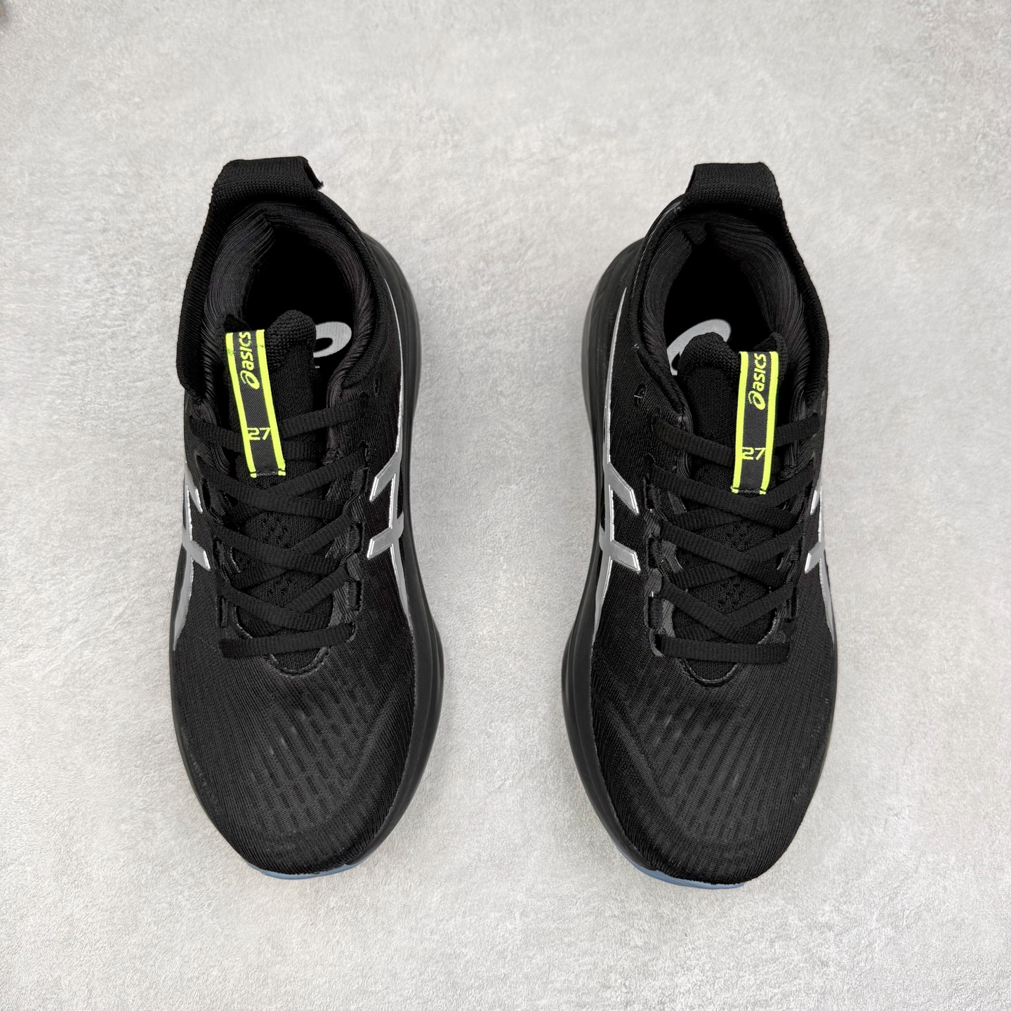 图片[2]-Asics Gel-Kayano 32 亚瑟士卡亚诺32代低帮专业有氧超轻量休闲运动全能慢跑鞋全球知名运动品牌ASICS正式推出新款GEL-KAYANO 32跑鞋，旨在通过全新稳定结构以提升产品可适性，满足跑者的足部稳定需求，让每一位跑者从起跑到结束都能够感受到焕然一新的稳定性与舒适性，从而帮助更多人找到身心平衡，获得自在舒适的健康生活方式。秉持着ASICS亚瑟士的设计哲学，全新一代GEL-KAYANO 32应运而生。为进一步升级产品的稳定性，GEL-KAYANO 采用了全新4D引导系统，通过内侧稳定装置提升可适性，满足足部稳定需求，帮助足弓迅速返回到平衡位置。作为基于生物力学研究打造的全新稳定结构，4D引导系统不仅提升了跑鞋对双脚的支撑性，它还将人体不同的运动状态纳入设计考量，帮助跑者在多种跑动强度下获得充足的稳定性和理想的舒适度。尺码：36 37 37.5 38 39.5 40 40.5 41.5 42 42.5 43.5 44 44.5 45-选品中心