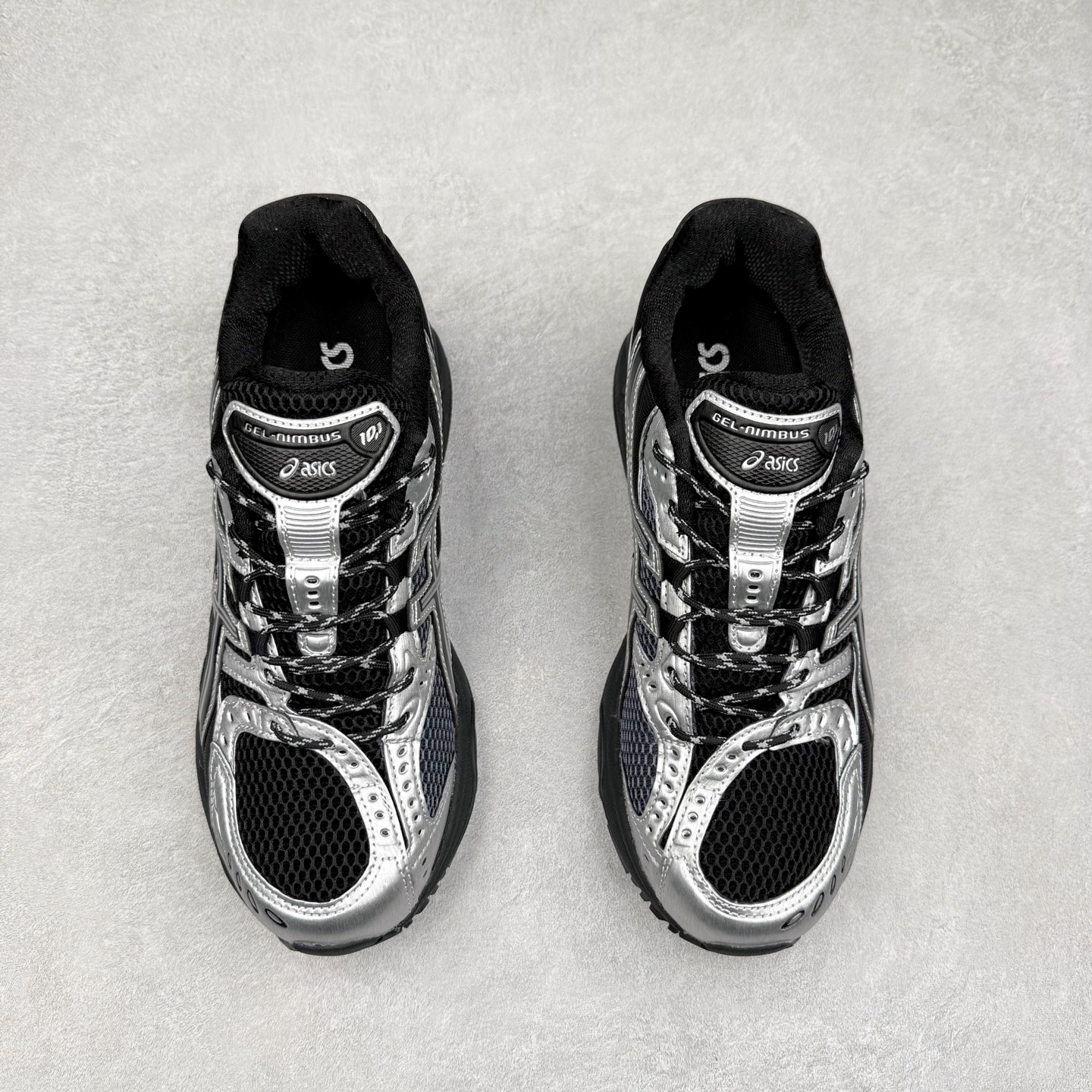 图片[2]-ASICS Gel-Nimbus 10.1 亚瑟士雨云10.1代系列轻量缓震休闲运动跑步鞋 近年来，运动鞋市场迎来了一个新的设计潮流：通过融合艺术与技术，赋予运动鞋更多的时尚元素和创新设计。作为市场中的领导者之一，ASICS（亚瑟士）一向以其技术创新和卓越的鞋款设计著称。而另一个前卫的实验鞋类品牌EMPTY BEHAVIOR，以其非凡的创意和探索，尤其对未来主义和非传统材料的热情撞击，从业界中脱颖而出。两者的合作，以推出特别版的GEL-NIMBUS™ 10.1鞋款——主题为“EVEN MY SHOE IS ART”为标志，为运动鞋设计涉入一个全新的高度。尺码：36 37 37.5 38 39 39.5 40.5 41.5 42 42.5 43.5 44 44.5 45-选品中心