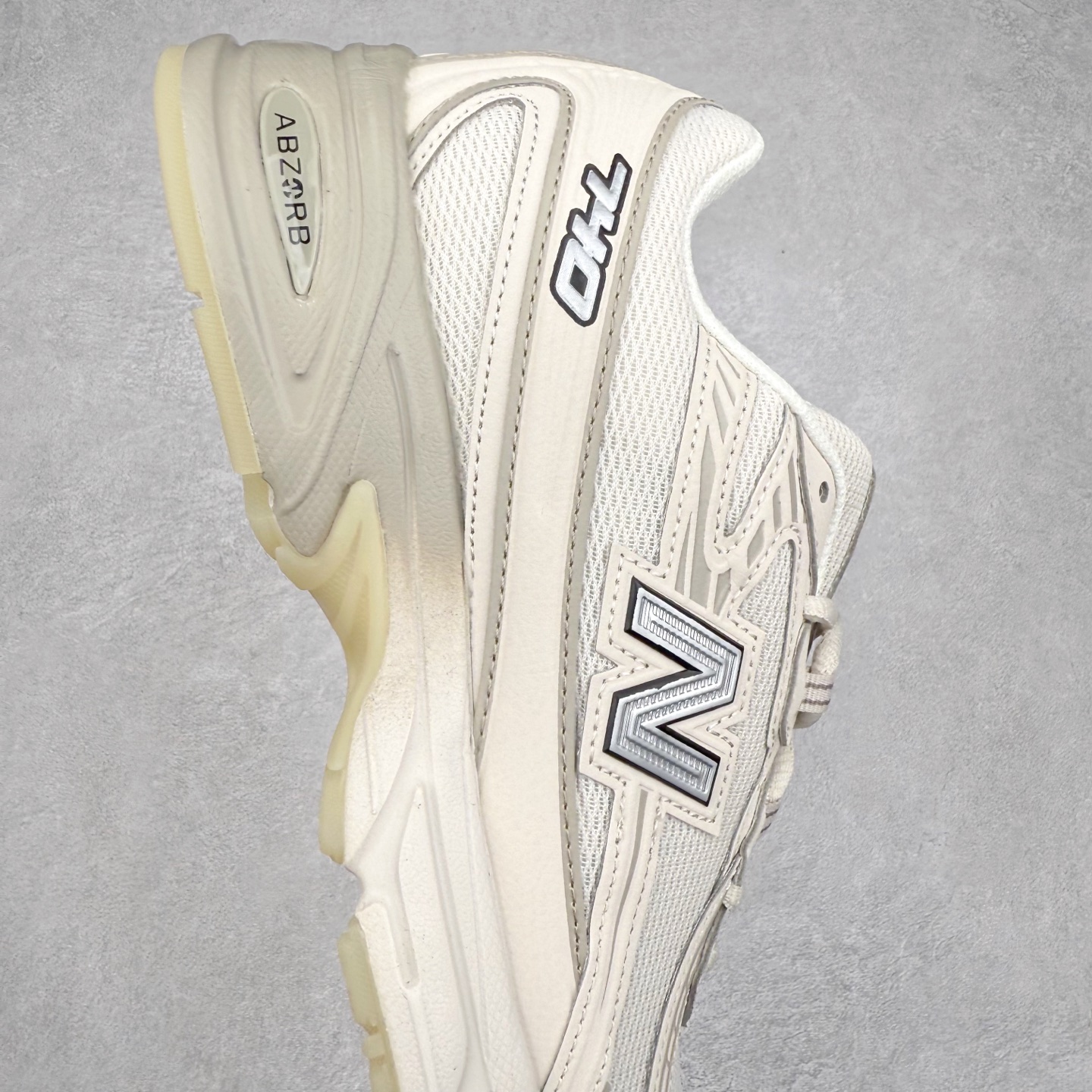 图片[6]-＃DT纯原 New Balance MR740 NB新百伦系列复古老爹风休闲运动慢跑鞋 采用轻质牛剖革拼接透气网眼衬垫织物鞋面材质 T-Beam大底提供足步弓支撑 保持步态稳定#后跟搭载外露缓震胶 鞋身整体以各种深浅不一的灰色覆盖 鞋头以淡蓝色调装饰，网眼衬垫通过不规律的色块实现做旧的美感 泛黄的鞋底更是进一步增添了复古气息 尺码：36 37 37.5 38 38.5 39.5 40 40.5 41.5 42 42.5 43 44 44.5 45-选品中心