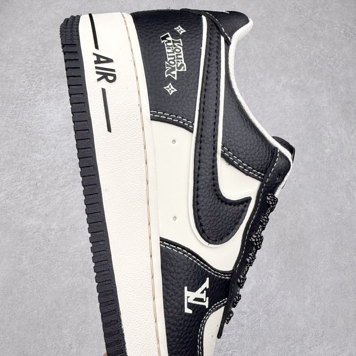 图片[6]-NK Air Force 1´07 Low 空军一号低帮百搭休闲运动板鞋 HJ3188-006 柔软、弹性十足的缓震性能和出色的中底设计 横跨复古与现代的外型结合 造就出风靡全球 三十多年的Force 1 直到今天还深受青睐 实拍调校N版已经零色差零失真 百分百还原实物色彩所见即所得 不存在货不对板色差等低级问题 选购参考实物拍摄 不混卖不参货 只用心做好货严格选品 承诺混一赔十 尺码：36 36.5 37.5 38 38.5 39 40 40.5 41 42 42.5 43 44 44.5 45-选品中心