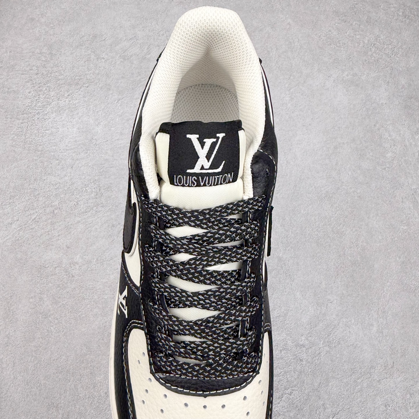 图片[5]-NK Air Force 1´07 Low 空军一号低帮百搭休闲运动板鞋 HJ3188-006 柔软、弹性十足的缓震性能和出色的中底设计 横跨复古与现代的外型结合 造就出风靡全球 三十多年的Force 1 直到今天还深受青睐 实拍调校N版已经零色差零失真 百分百还原实物色彩所见即所得 不存在货不对板色差等低级问题 选购参考实物拍摄 不混卖不参货 只用心做好货严格选品 承诺混一赔十 尺码：36 36.5 37.5 38 38.5 39 40 40.5 41 42 42.5 43 44 44.5 45-选品中心