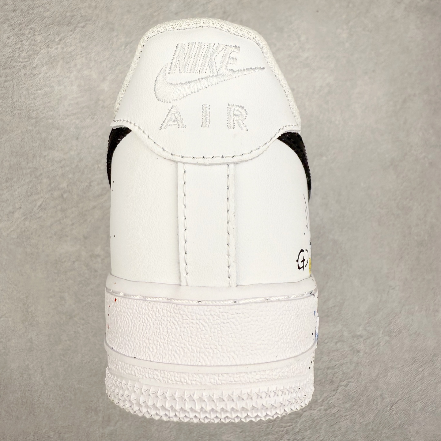 图片[8]-NK Air Force 1´07 Low 空军一号低帮百搭休闲运动板鞋 ZH0316-088 柔软、弹性十足的缓震性能和出色的中底设计 横跨复古与现代的外型结合 造就出风靡全球 三十多年的Force 1 直到今天还深受青睐 实拍调校N版已经零色差零失真 百分百还原实物色彩所见即所得 不存在货不对板色差等低级问题 选购参考实物拍摄 不混卖不参货 只用心做好货严格选品 承诺混一赔十 尺码：36 36.5 37.5 38 38.5 39 40 40.5 41 42 42.5 43 44 44.5 45-选品中心