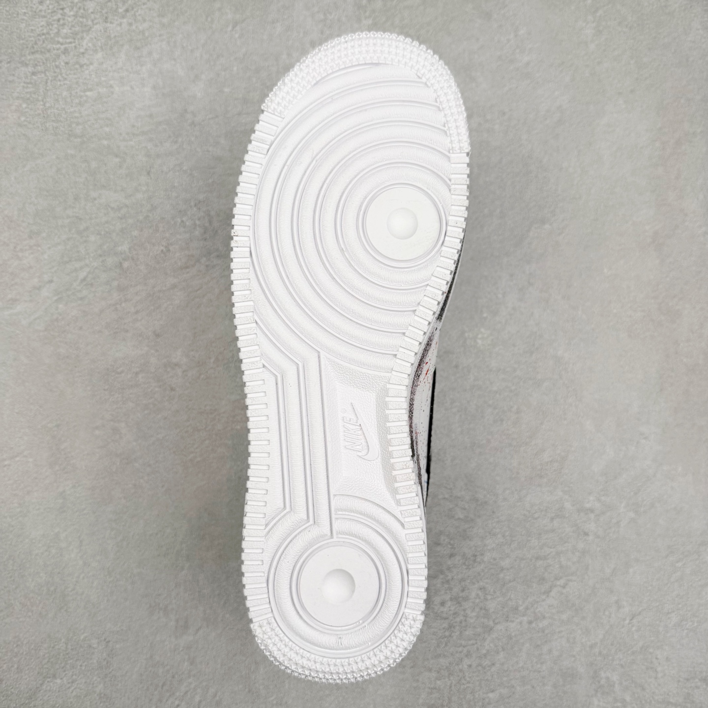 图片[9]-NK Air Force 1´07 Low 空军一号低帮百搭休闲运动板鞋 ZH0316-088 柔软、弹性十足的缓震性能和出色的中底设计 横跨复古与现代的外型结合 造就出风靡全球 三十多年的Force 1 直到今天还深受青睐 实拍调校N版已经零色差零失真 百分百还原实物色彩所见即所得 不存在货不对板色差等低级问题 选购参考实物拍摄 不混卖不参货 只用心做好货严格选品 承诺混一赔十 尺码：36 36.5 37.5 38 38.5 39 40 40.5 41 42 42.5 43 44 44.5 45-选品中心