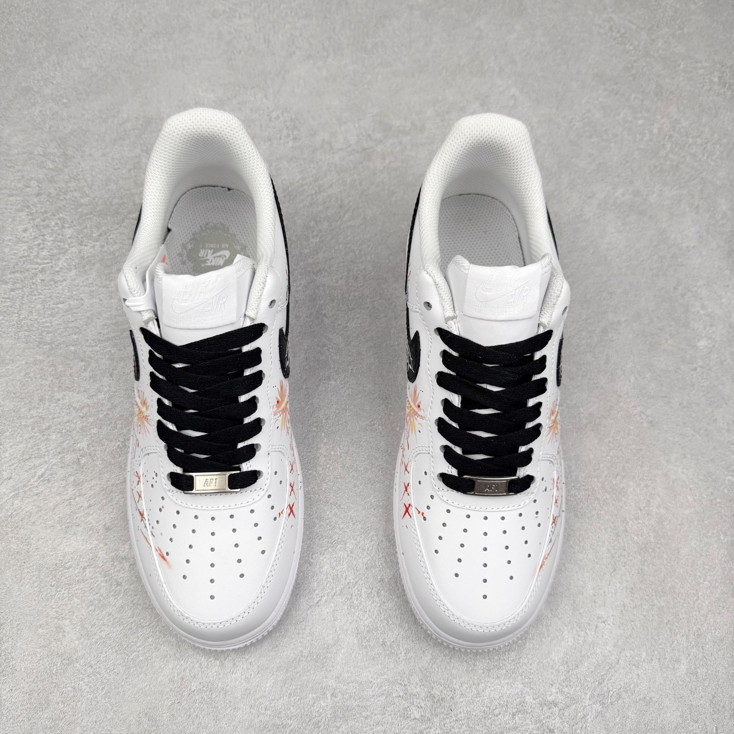 图片[2]-NK Air Force 1´07 Low 空军一号低帮百搭休闲运动板鞋 ZH0316-088 柔软、弹性十足的缓震性能和出色的中底设计 横跨复古与现代的外型结合 造就出风靡全球 三十多年的Force 1 直到今天还深受青睐 实拍调校N版已经零色差零失真 百分百还原实物色彩所见即所得 不存在货不对板色差等低级问题 选购参考实物拍摄 不混卖不参货 只用心做好货严格选品 承诺混一赔十 尺码：36 36.5 37.5 38 38.5 39 40 40.5 41 42 42.5 43 44 44.5 45-选品中心