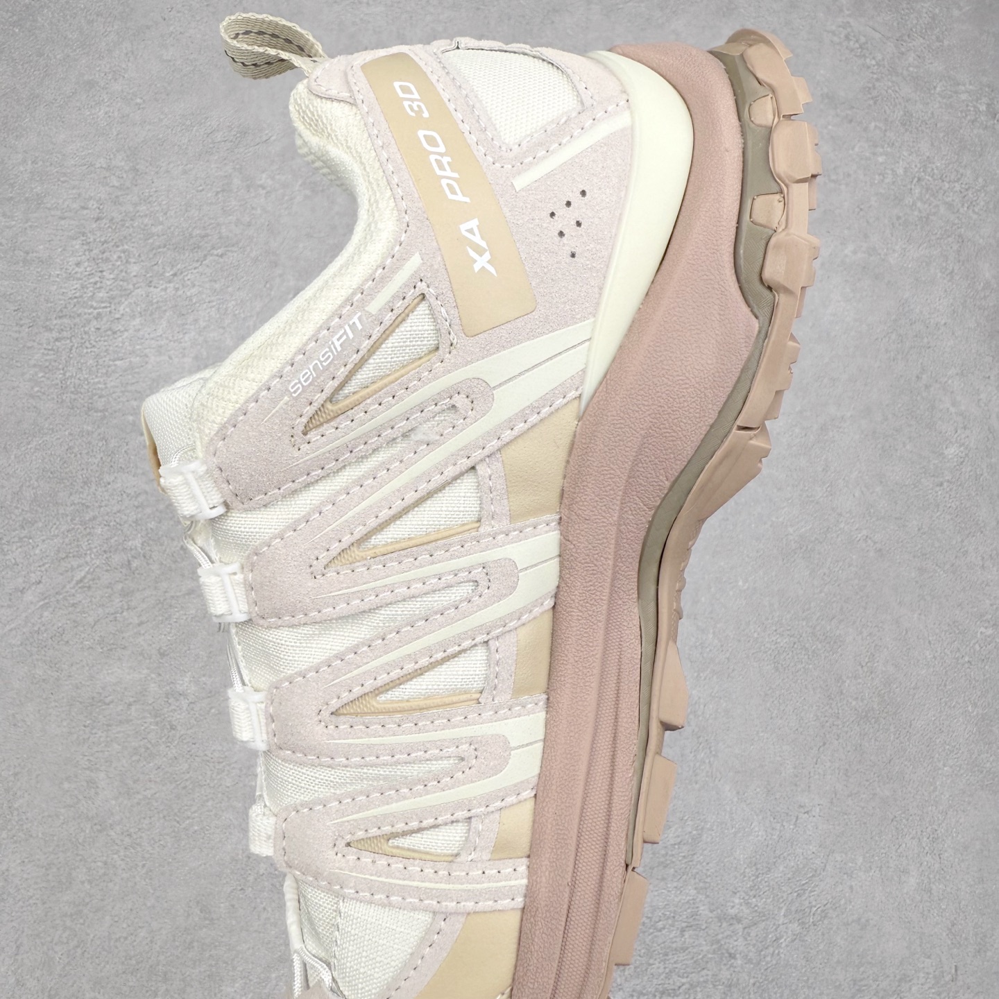 图片[7]-＃TG福利特价 SALOMON XA Pro 3D ADV 萨洛蒙潮流越野机能户外功能鞋 鞋面采用SENSIFT贴合技术 全方位贴合包裹脚型 鞋跟部鞋底牵引设计 提供强大的抓地性能 更适应野外崎岖不平的道路 其3D ADVANCED CHASSIS底盘 材料轻量大化 钉齿设计更具稳定性 防护性 鞋底易磨损区运用CONTAGRIP高耐磨材料 应对城市硬质路面长距离跑考验 尺码：36 36.5 37.5 38 38.5 39 40 40.5 41 42 42.5 43 44 44.5 45-选品中心