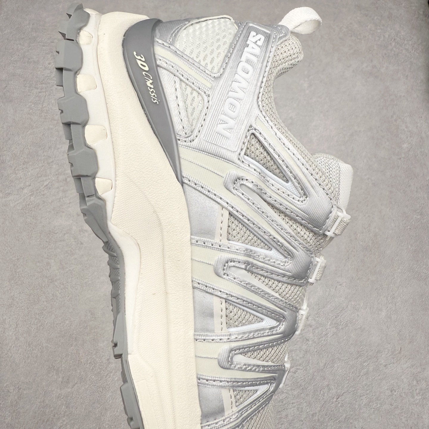 图片[6]-＃TG福利特价 SALOMON XA Pro 3D ADV 萨洛蒙潮流越野机能户外功能鞋 鞋面采用SENSIFT贴合技术 全方位贴合包裹脚型 鞋跟部鞋底牵引设计 提供强大的抓地性能 更适应野外崎岖不平的道路 其3D ADVANCED CHASSIS底盘 材料轻量大化 钉齿设计更具稳定性 防护性 鞋底易磨损区运用CONTAGRIP高耐磨材料 应对城市硬质路面长距离跑考验 尺码：36 36.5 37.5 38 38.5 39 40 40.5 41 42 42.5 43 44 44.5 45-选品中心