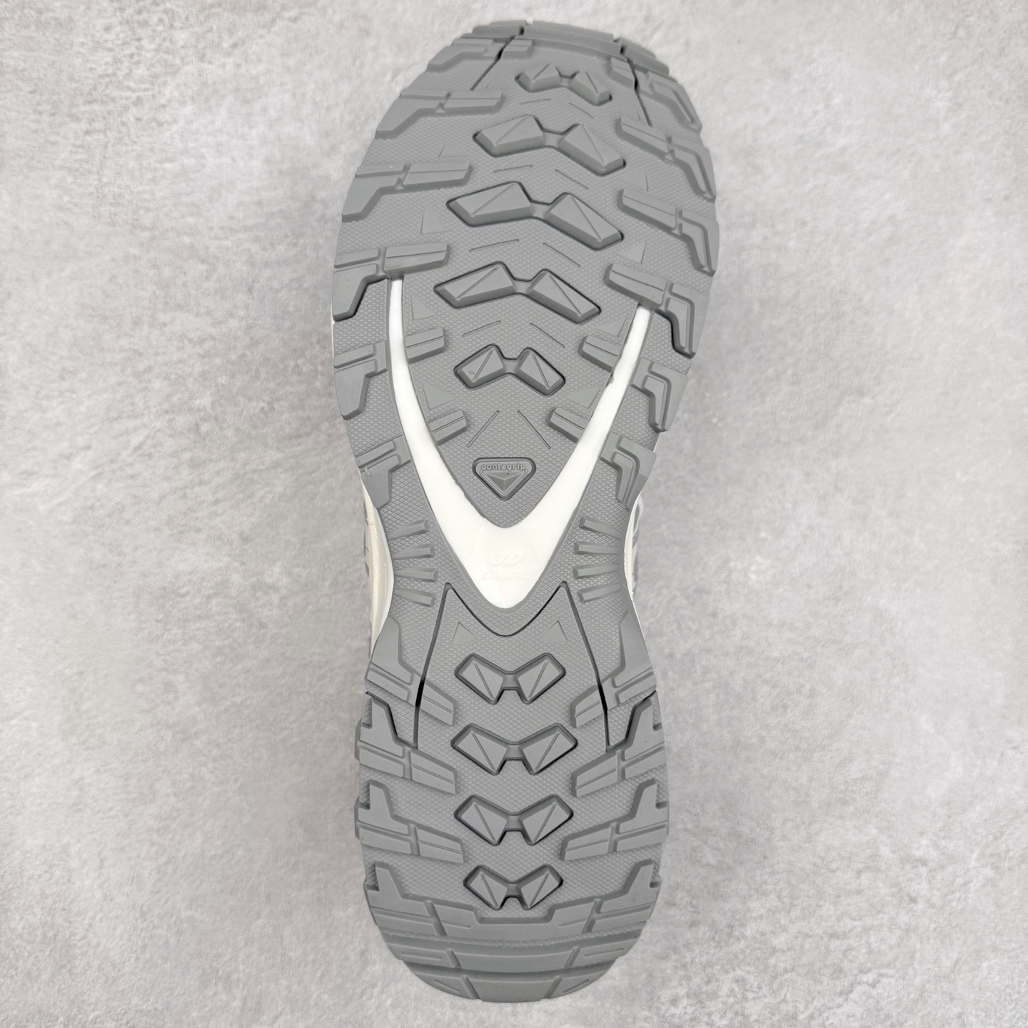 图片[9]-＃TG福利特价 SALOMON XA Pro 3D ADV 萨洛蒙潮流越野机能户外功能鞋 鞋面采用SENSIFT贴合技术 全方位贴合包裹脚型 鞋跟部鞋底牵引设计 提供强大的抓地性能 更适应野外崎岖不平的道路 其3D ADVANCED CHASSIS底盘 材料轻量大化 钉齿设计更具稳定性 防护性 鞋底易磨损区运用CONTAGRIP高耐磨材料 应对城市硬质路面长距离跑考验 尺码：36 36.5 37.5 38 38.5 39 40 40.5 41 42 42.5 43 44 44.5 45-选品中心