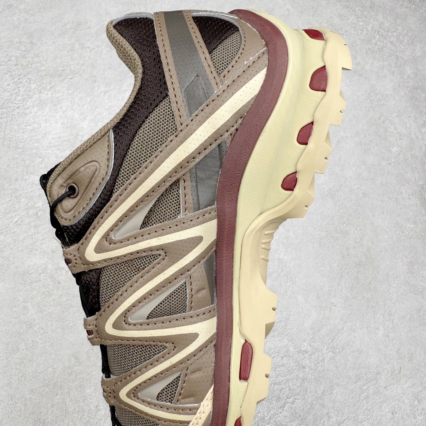 图片[7]-＃TG福利特价️ Salomon XT-QUEST ADV 萨洛蒙潮流越野机能户外功能鞋 纯原外贸平台特供订单 耗时半年巨作 全套原纸板楦头开发 原厂特供网布配套加持 确保原汁原味 完美呈现版型 原档数据独家私模五层组合大底 男女鞋同步官方开发至46.5 原装Ortholite轻量化鞋垫 中底布带钢印编号 原厂TPU锁扣 进口港宝加持 后跟自然饱满 还原公司包裹性 基于 SALOMON 初代 XT 鞋身造型并搭载 4D ADVANCED CHASSIS™ 大底打造而成 为这款 XT-QUEST 带来了多项足部控制与保护等功能性 如在运动过程中控制左右晃动的过程而提高稳定性、改善长途越野过程中足中到足尖的过渡、提高感知岩石的精确度以抵抗尖锐物体对脚底的伤害以及采用动态缓冲来增强穿着舒适感 从而减轻疲劳感 使 XT-QUEST 成为一双舒适且安全的户外之履 尺码：36 36.5 37.5 38 38.5 39 40 40.5 41 42 42.5 43 44 44.5 45-选品中心