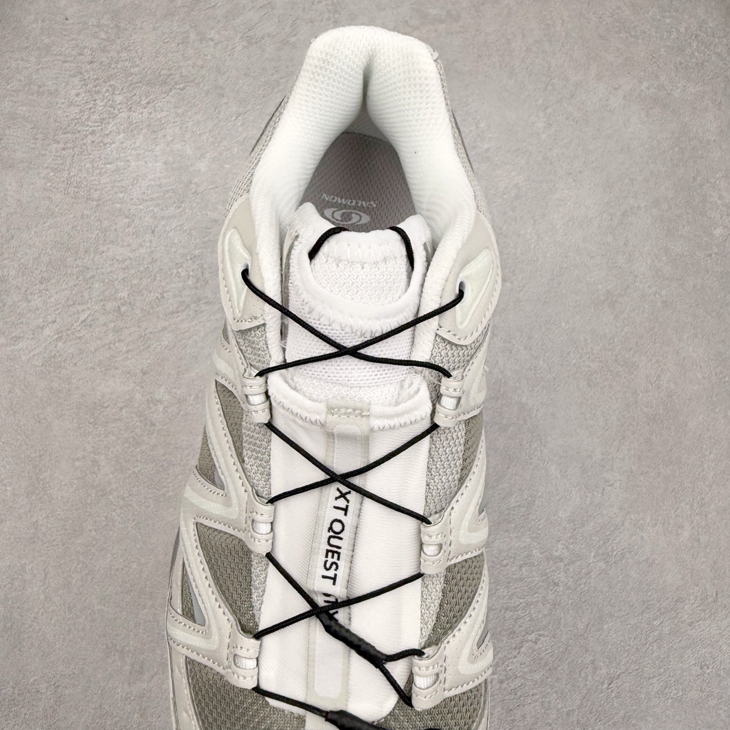 图片[4]-＃TG福利特价️ Salomon XT-QUEST ADV 萨洛蒙潮流越野机能户外功能鞋 纯原外贸平台特供订单 耗时半年巨作 全套原纸板楦头开发 原厂特供网布配套加持 确保原汁原味 完美呈现版型 原档数据独家私模五层组合大底 男女鞋同步官方开发至46.5 原装Ortholite轻量化鞋垫 中底布带钢印编号 原厂TPU锁扣 进口港宝加持 后跟自然饱满 还原公司包裹性 基于 SALOMON 初代 XT 鞋身造型并搭载 4D ADVANCED CHASSIS™ 大底打造而成 为这款 XT-QUEST 带来了多项足部控制与保护等功能性 如在运动过程中控制左右晃动的过程而提高稳定性、改善长途越野过程中足中到足尖的过渡、提高感知岩石的精确度以抵抗尖锐物体对脚底的伤害以及采用动态缓冲来增强穿着舒适感 从而减轻疲劳感 使 XT-QUEST 成为一双舒适且安全的户外之履 尺码：36 36.5 37.5 38 38.5 39 40 40.5 41 42 42.5 43 44 44.5 45-选品中心