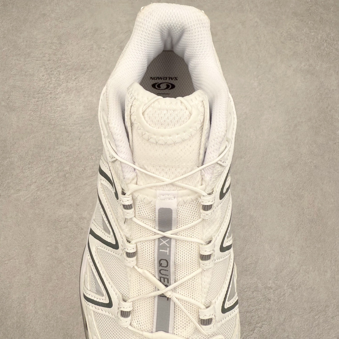 图片[5]-＃TG福利特价️ Salomon XT-QUEST ADV 萨洛蒙潮流越野机能户外功能鞋 纯原外贸平台特供订单 耗时半年巨作 全套原纸板楦头开发 原厂特供网布配套加持 确保原汁原味 完美呈现版型 原档数据独家私模五层组合大底 男女鞋同步官方开发至46.5 原装Ortholite轻量化鞋垫 中底布带钢印编号 原厂TPU锁扣 进口港宝加持 后跟自然饱满 还原公司包裹性 基于 SALOMON 初代 XT 鞋身造型并搭载 4D ADVANCED CHASSIS™ 大底打造而成 为这款 XT-QUEST 带来了多项足部控制与保护等功能性 如在运动过程中控制左右晃动的过程而提高稳定性、改善长途越野过程中足中到足尖的过渡、提高感知岩石的精确度以抵抗尖锐物体对脚底的伤害以及采用动态缓冲来增强穿着舒适感 从而减轻疲劳感 使 XT-QUEST 成为一双舒适且安全的户外之履 尺码：36 36.5 37.5 38 38.5 39 40 40.5 41 42 42.5 43 44 44.5 45-选品中心