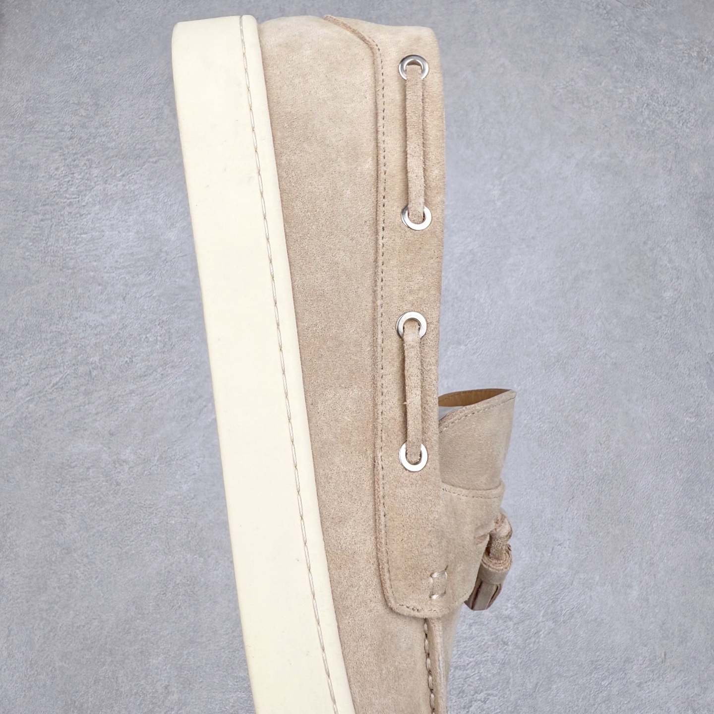 图片[6]-Brunello Cucinelli 小牛皮套脚圆头乐福鞋 Brunello Cucinelli是来自意大利的世界顶级奢侈品牌，被誉为低调奢华的“山羊绒之王”和“服装界真正的奢侈品”。很多人都知道羊绒Cashmere顶级、昂贵，一穿就脱不下来，还很容易和其他衣服相互搭配，但是，再也没有比Brunello Cucinelli 这个品牌更懂得把顶级的羊绒面料设计出一种“低调的奢华”的风格。尺码：37 38 39 40 41 42 43 44 45 46-选品中心